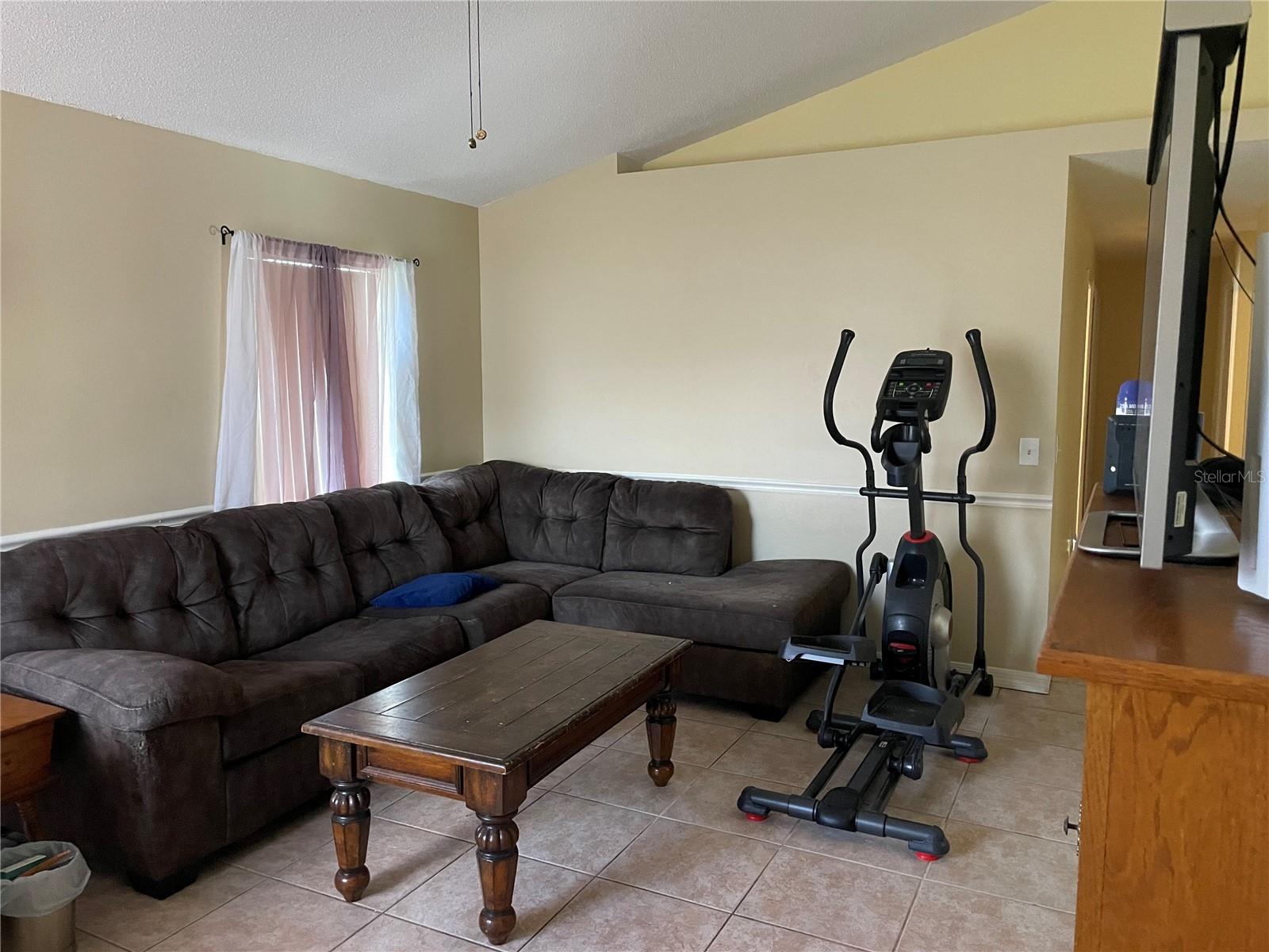 Image 3 of 14 For 526 Pointe Allyson Way