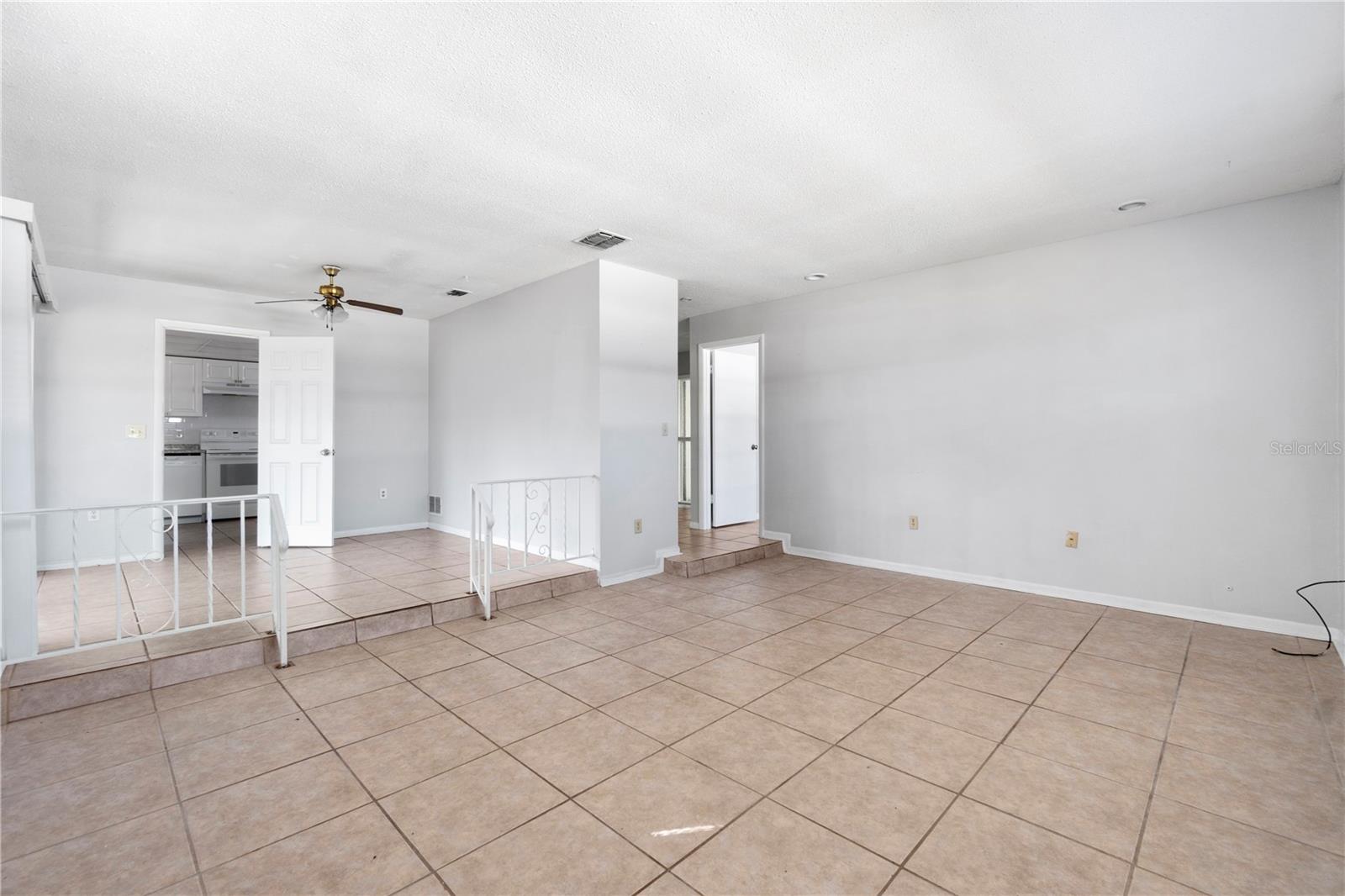Image 10 of 17 For 621 Ashberry Lane