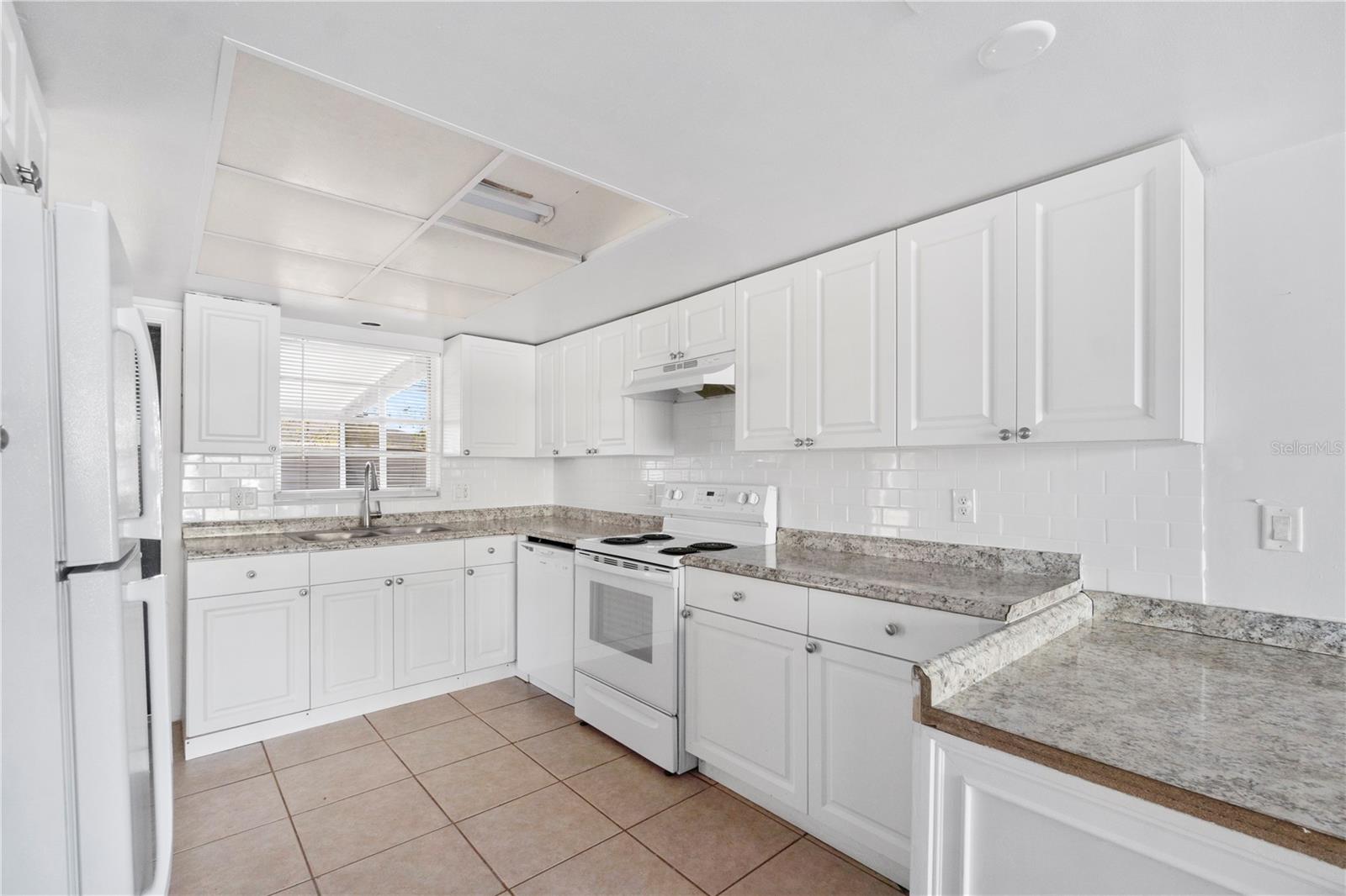Image 13 of 17 For 621 Ashberry Lane
