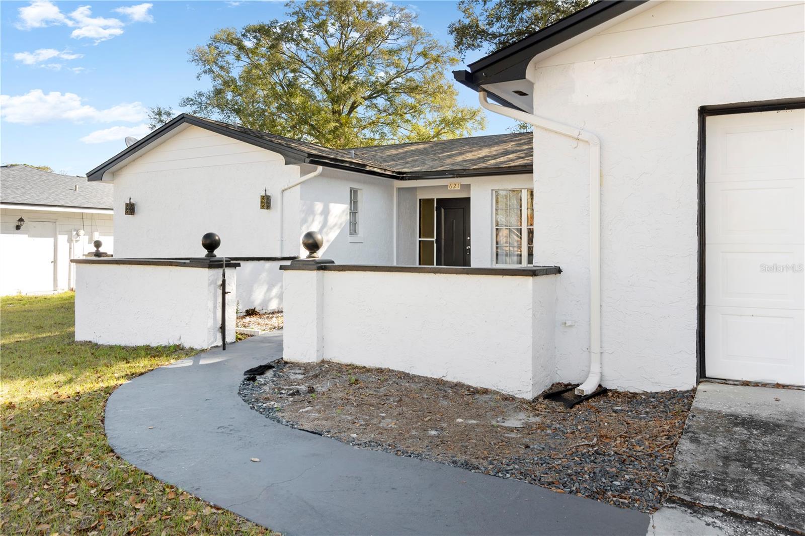 Image 3 of 17 For 621 Ashberry Lane