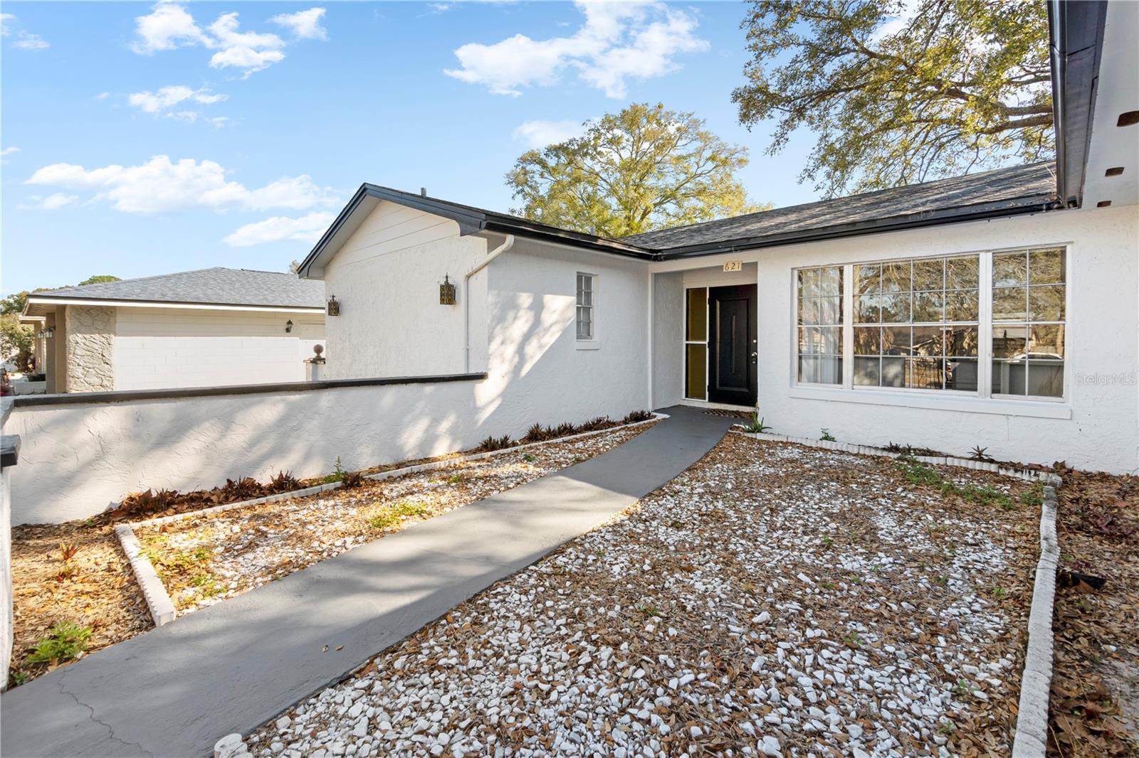 Image 4 of 17 For 621 Ashberry Lane