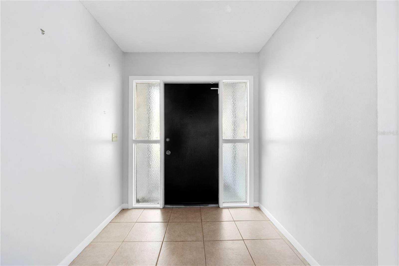 Image 7 of 17 For 621 Ashberry Lane