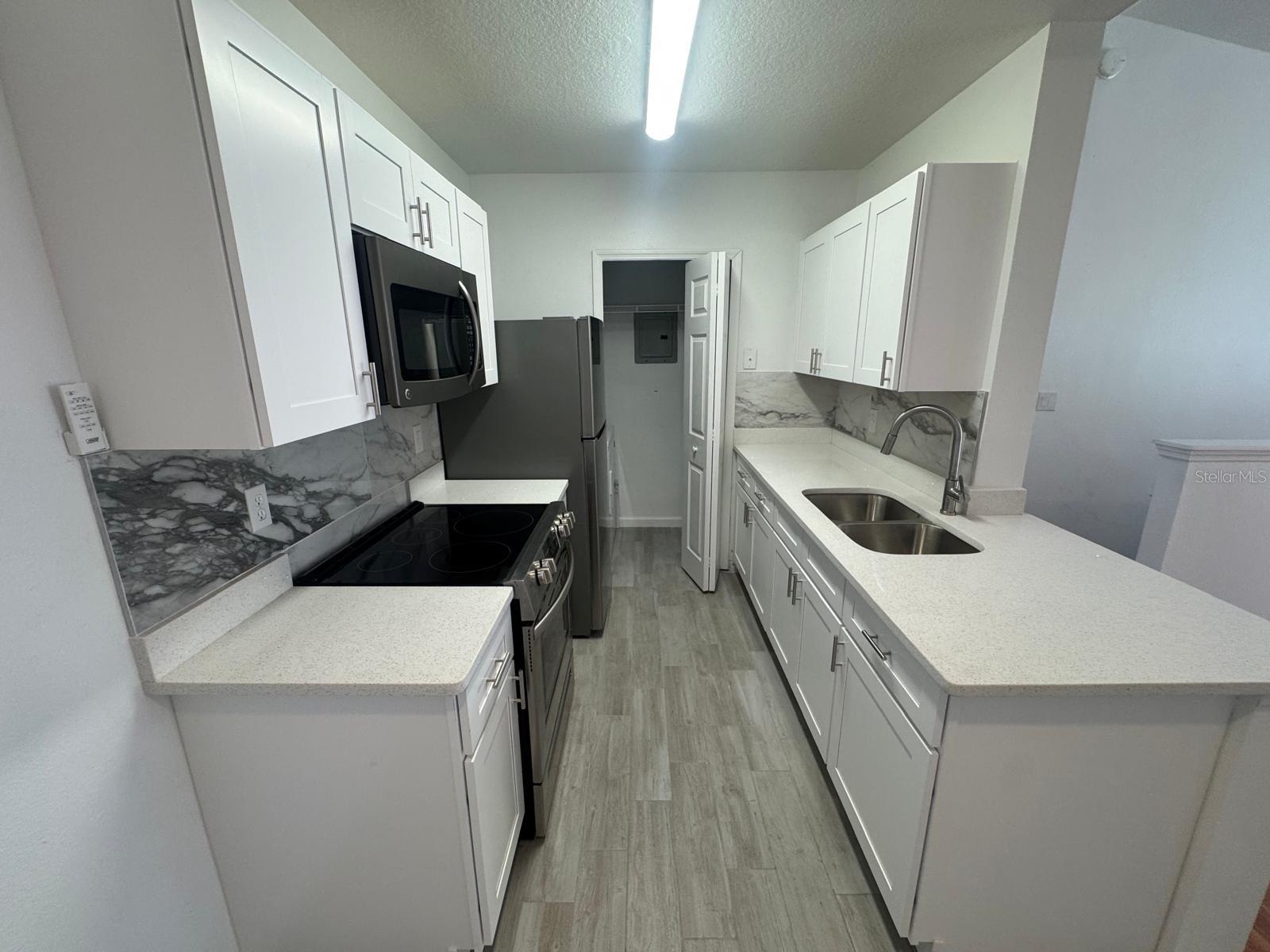 Image 11 of 25 For 4320 Kirkman Road 1508