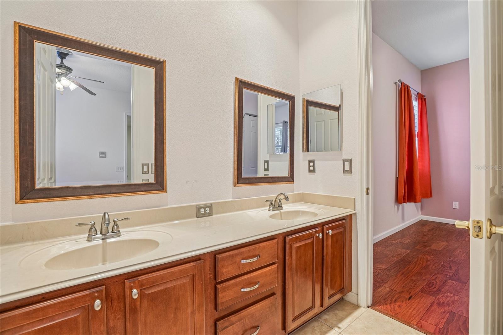 Image 27 of 48 For 907 Spring Oak Circle