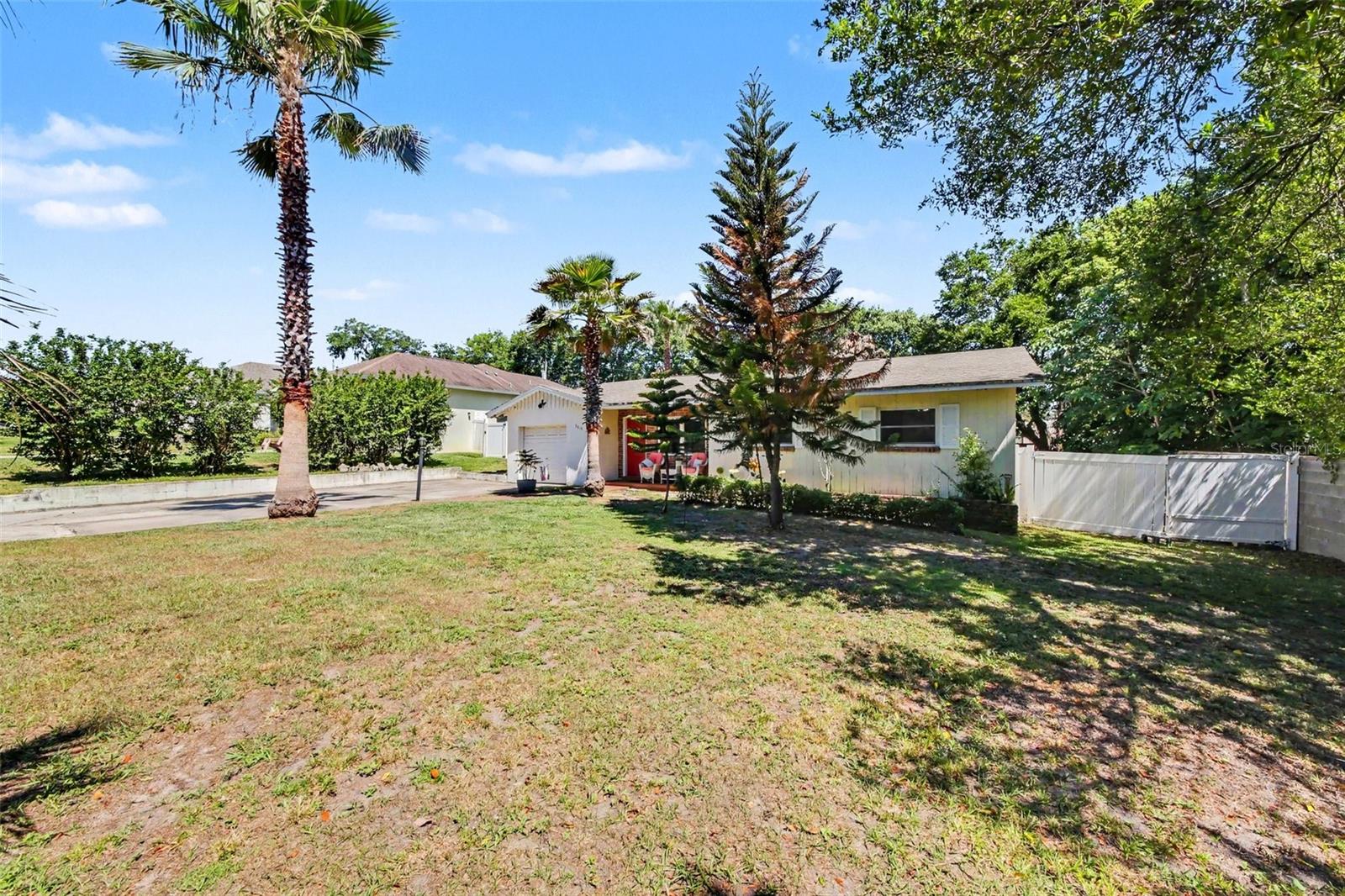 Image 4 of 18 For 3615 Palm Avenue