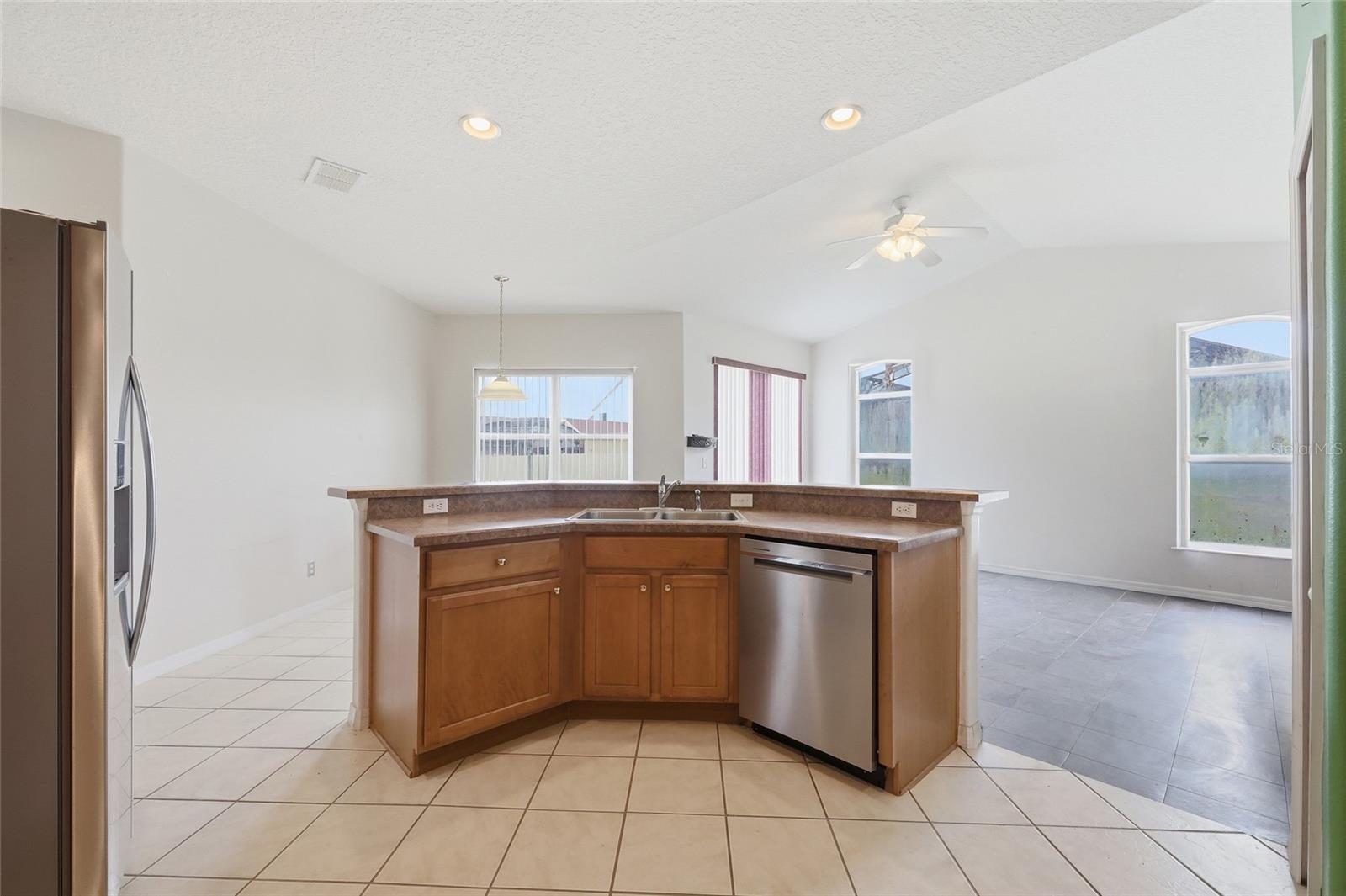 Image 11 of 32 For 208 Corvina Drive