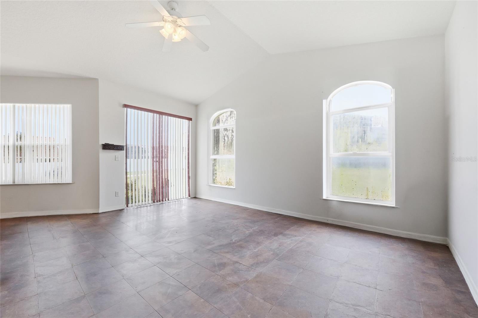 Image 13 of 32 For 208 Corvina Drive