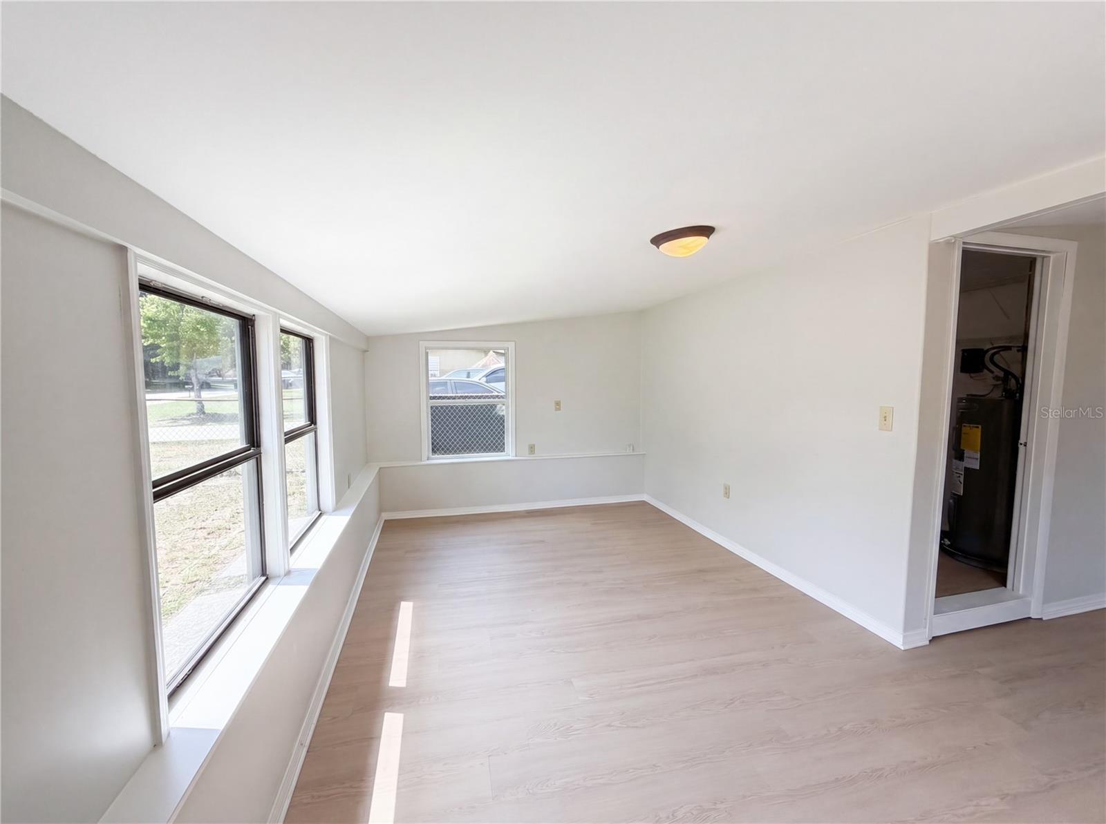 Image 12 of 20 For 4616 Robbins Avenue