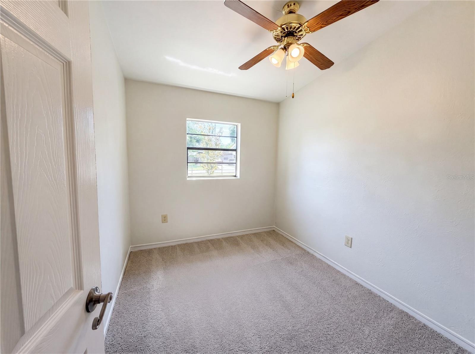 Image 4 of 20 For 4616 Robbins Avenue