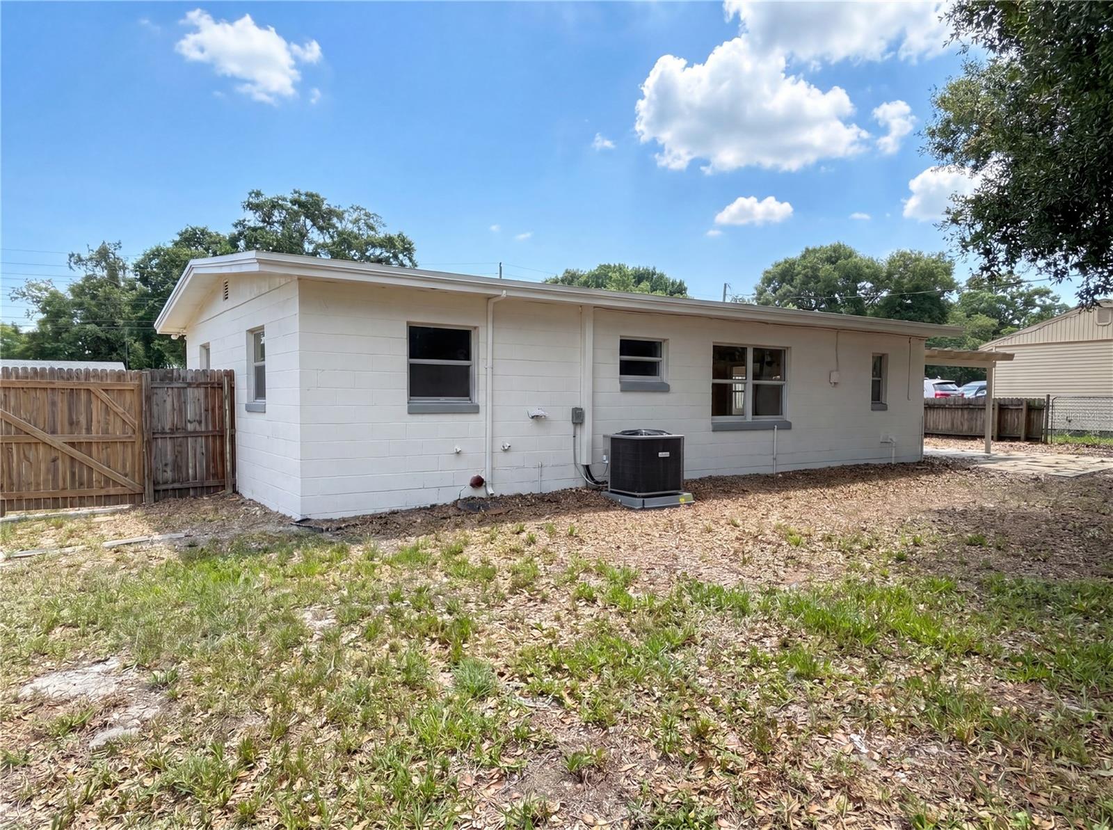Image 5 of 20 For 4616 Robbins Avenue