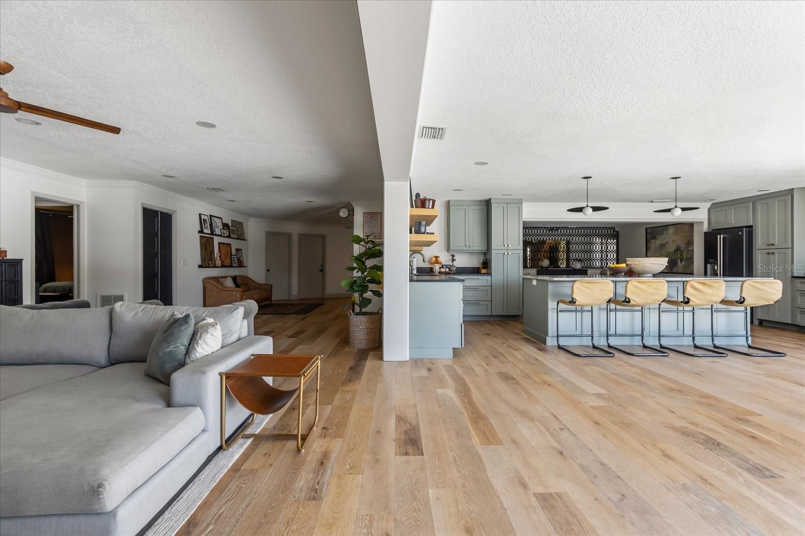 Image 25 of 66 For 4072 Summerwood Avenue