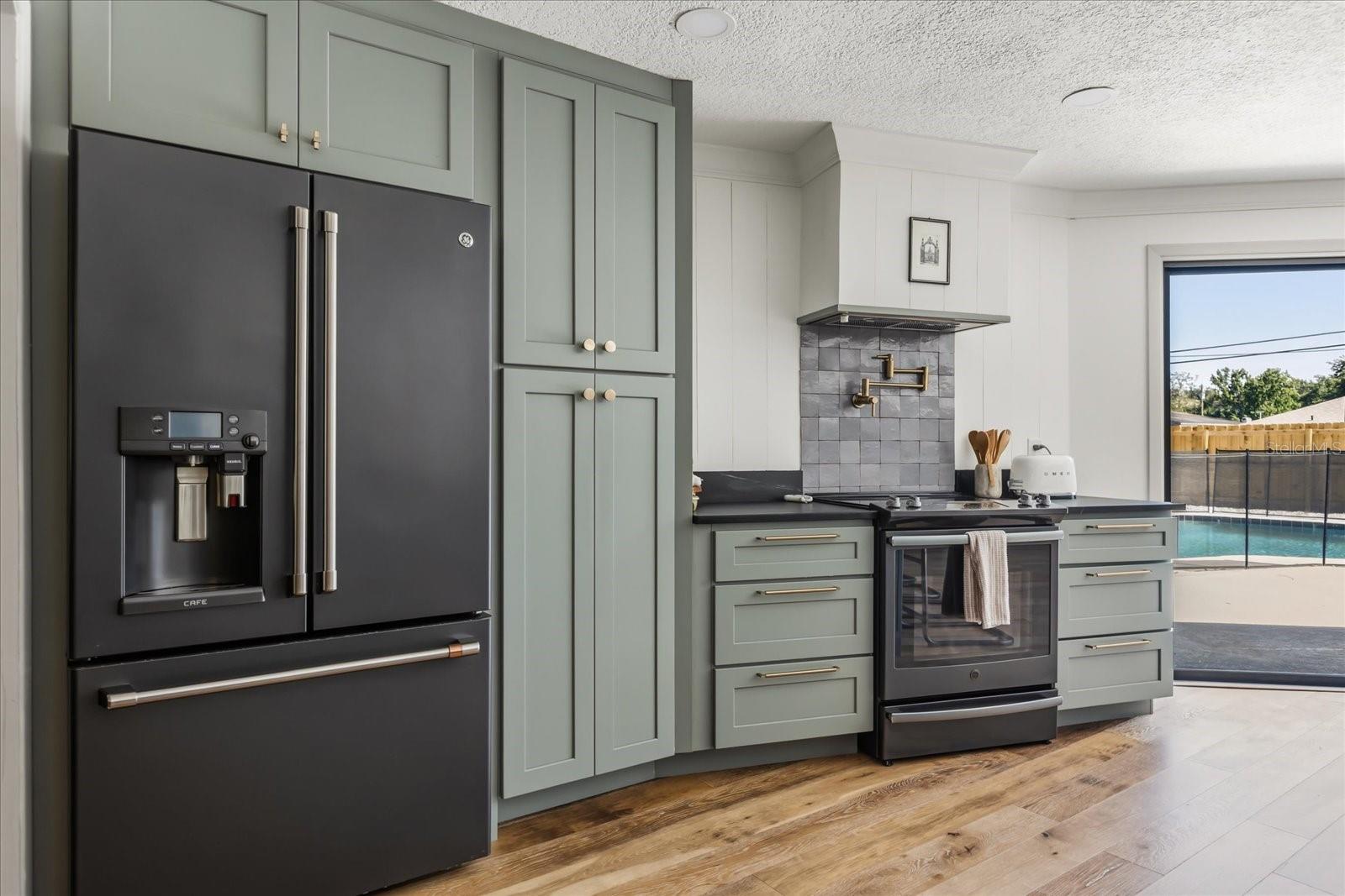 Image 31 of 66 For 4072 Summerwood Avenue