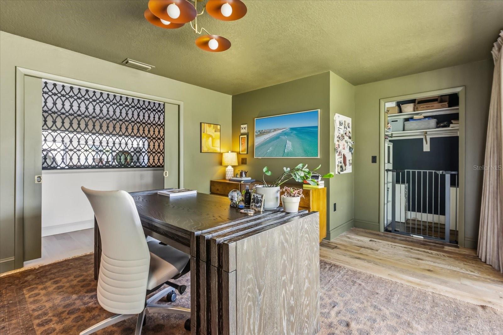 Image 37 of 66 For 4072 Summerwood Avenue