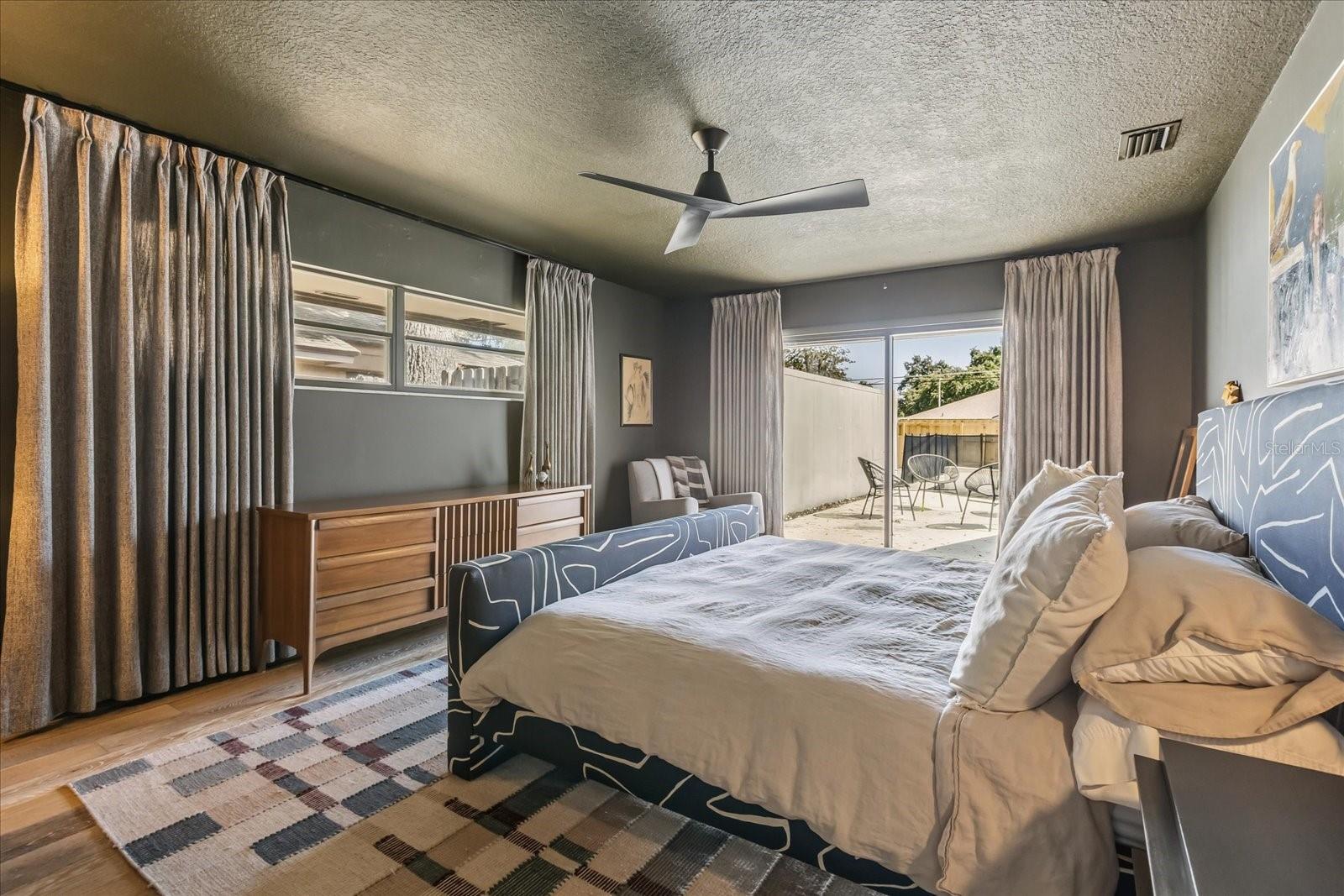 Image 39 of 66 For 4072 Summerwood Avenue