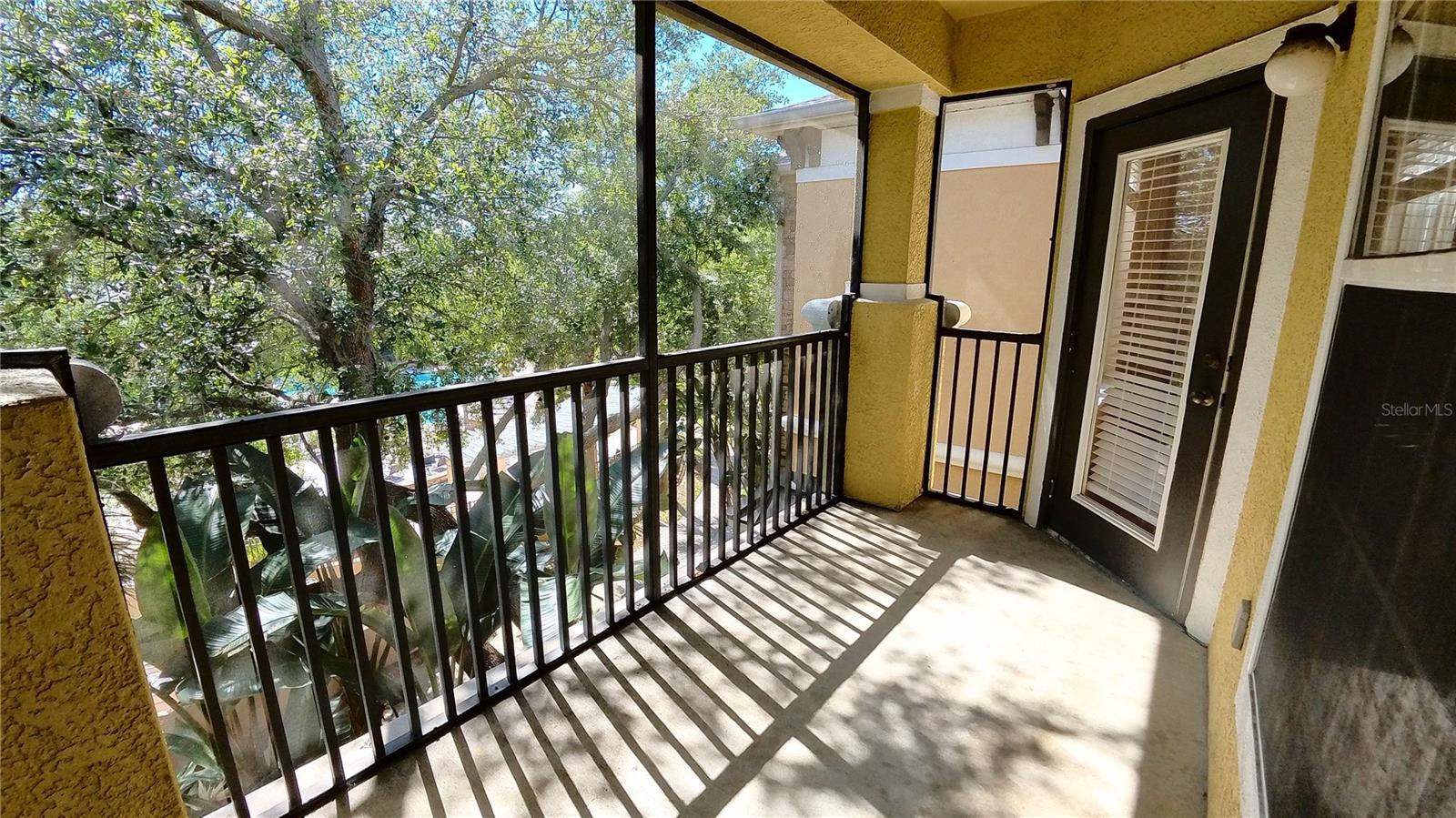 Image 8 of 10 For 10017 Courtney Palms Boulevard 304