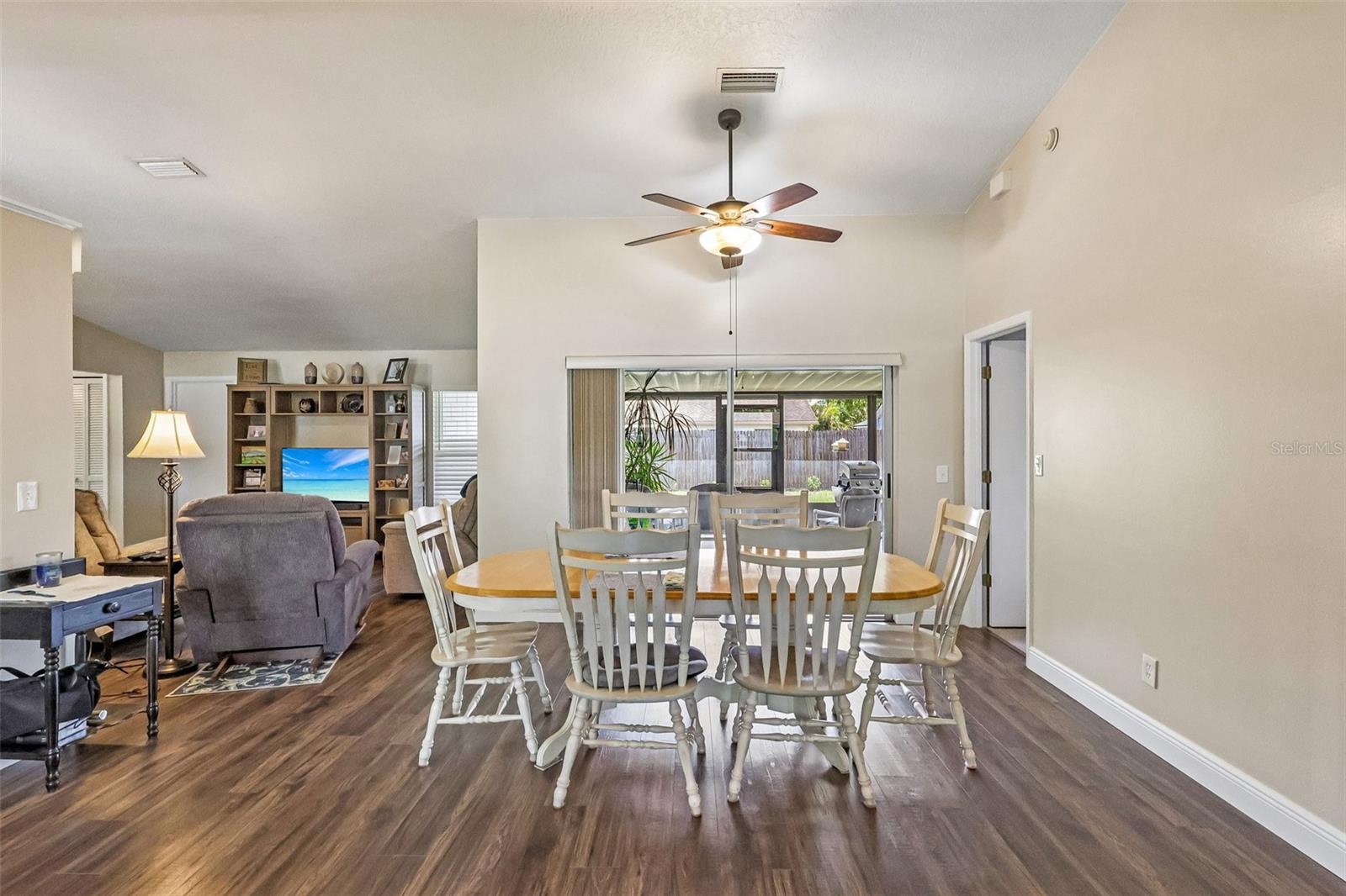 Image 9 of 34 For 3613 Stonehaven Court