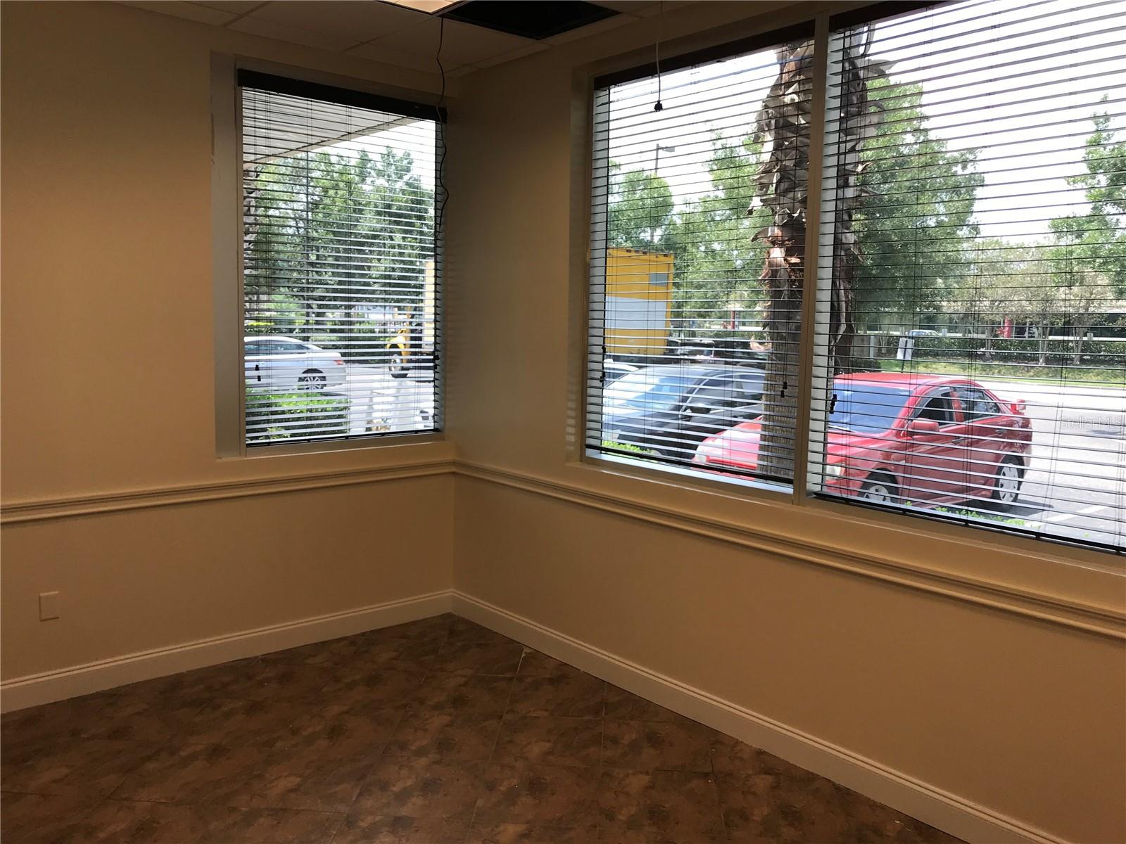 Image 6 of 11 For 6236 Kingspointe Parkway 7