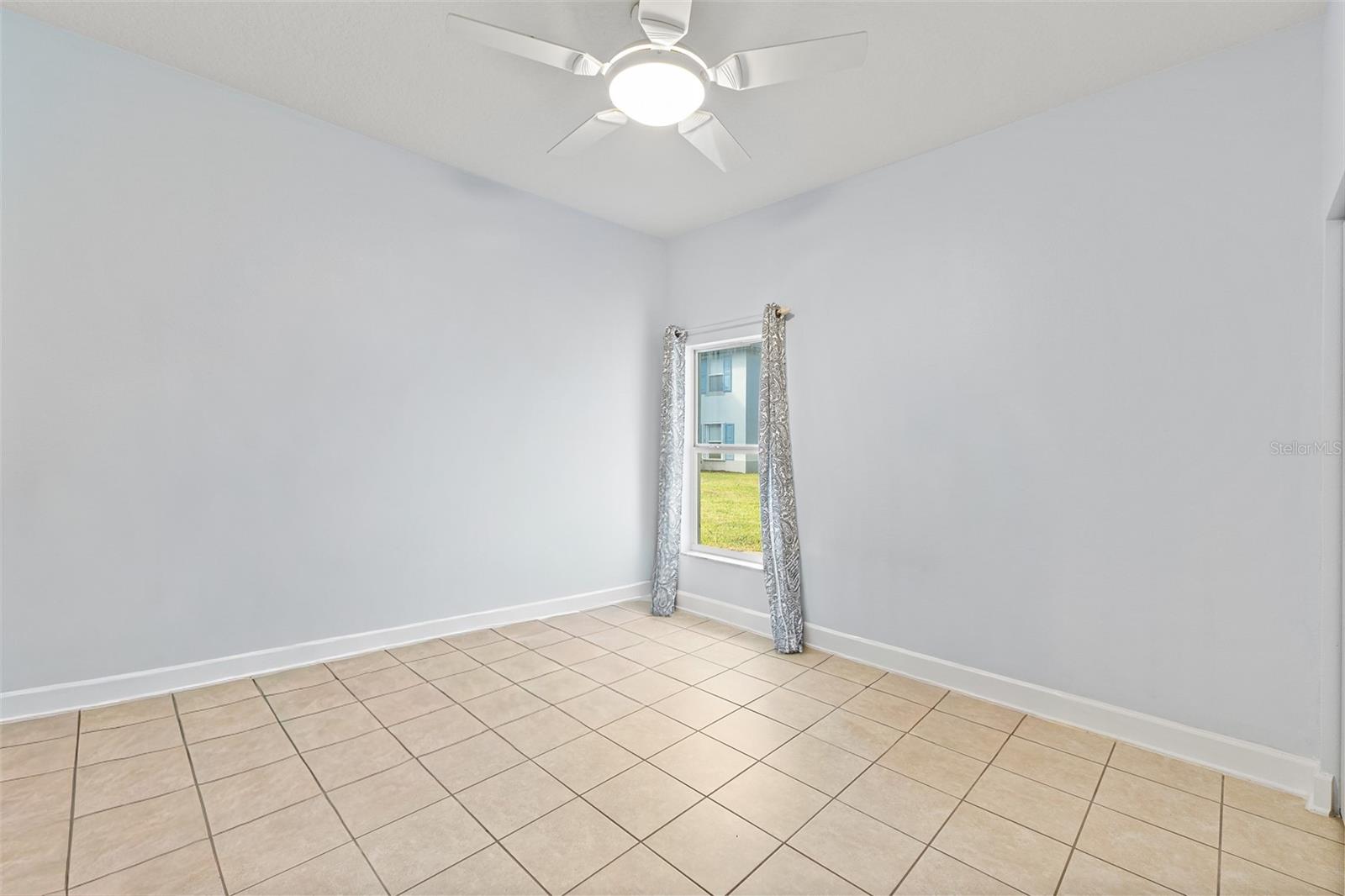 Image 31 of 37 For 180 Portside Avenue 101