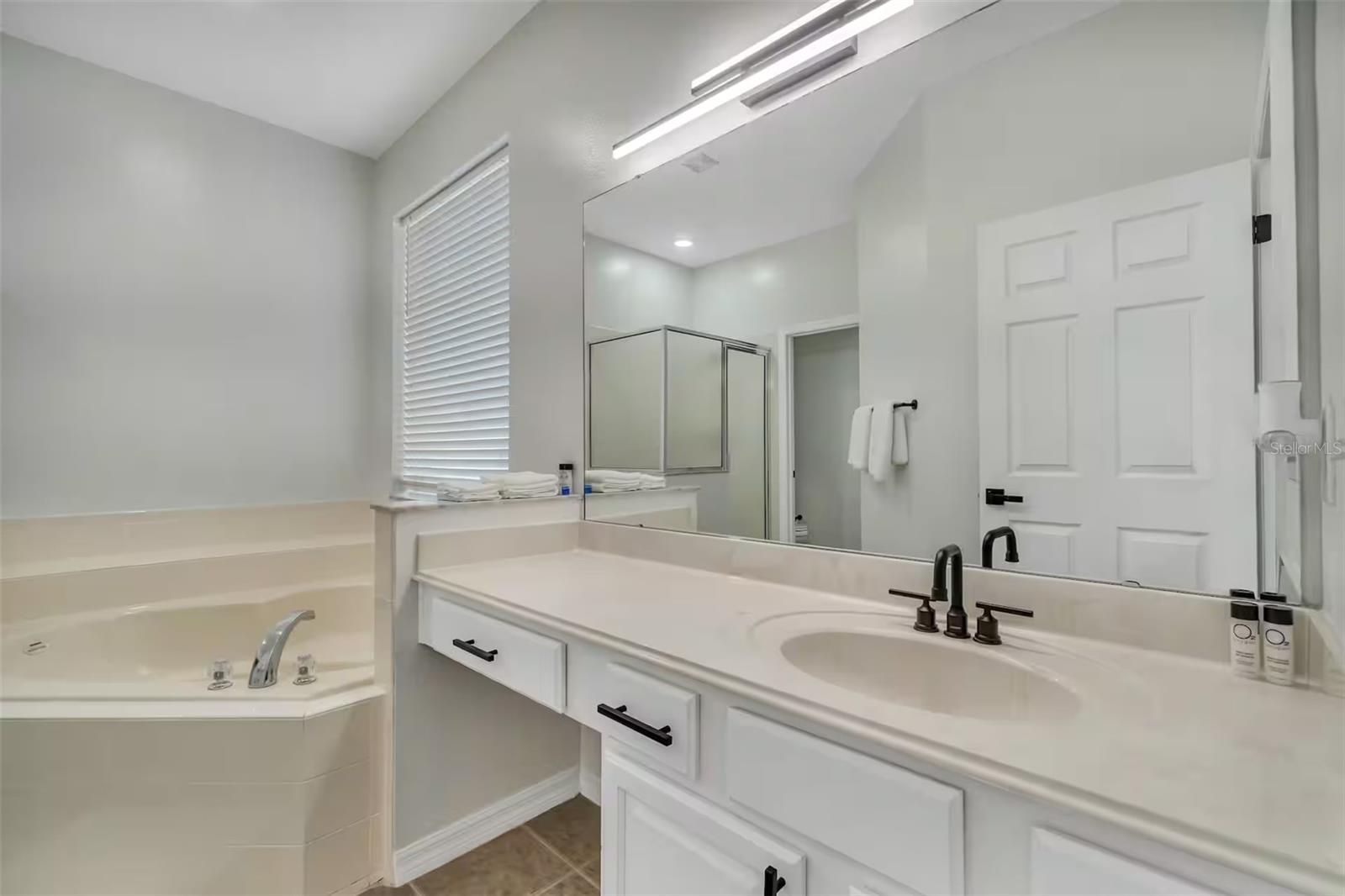 Image 10 of 28 For 2801 Lido Key Court