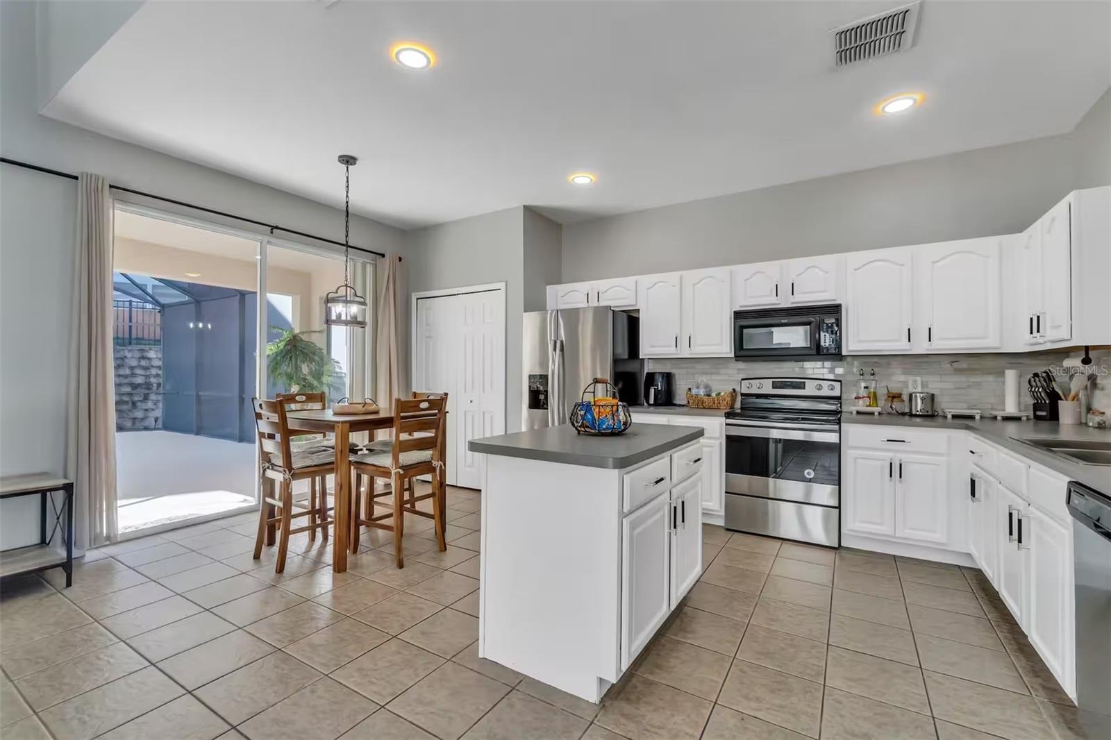 Image 23 of 28 For 2801 Lido Key Court
