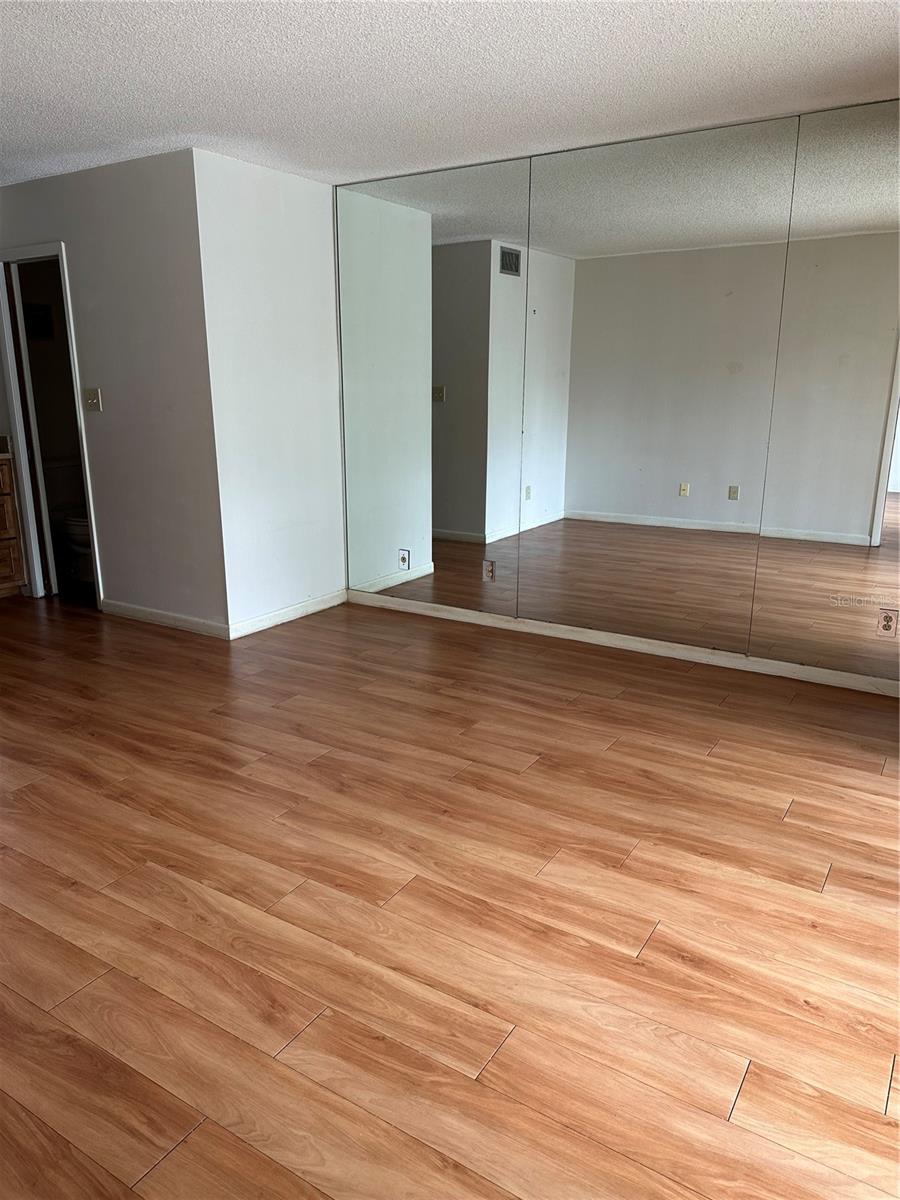 Image 3 of 10 For 205 Palmetto Avenue 102