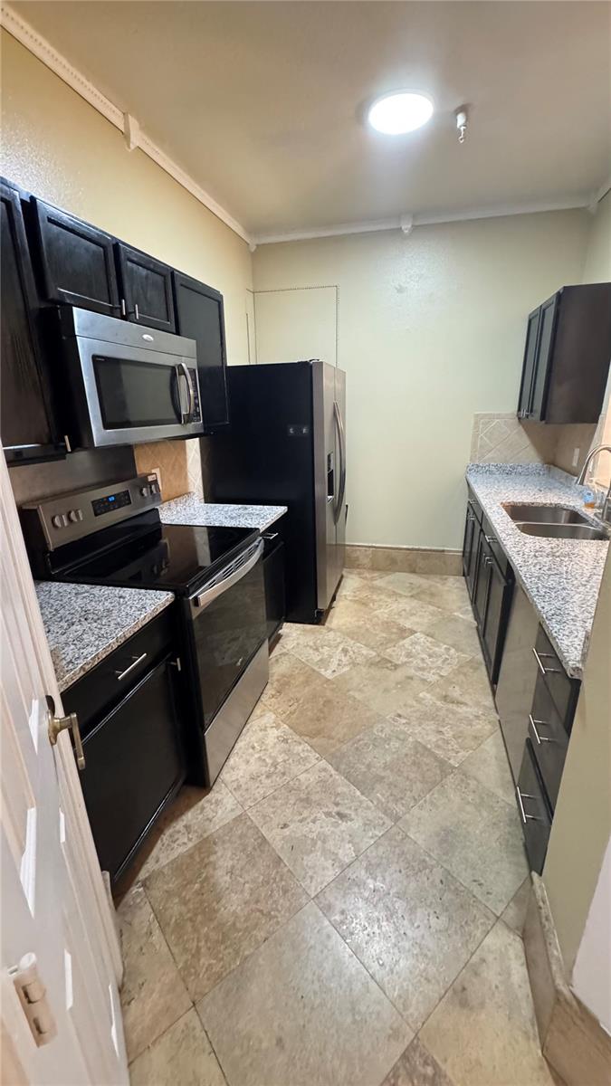 Image 8 of 33 For 7123 Yacht Basin Avenue 312