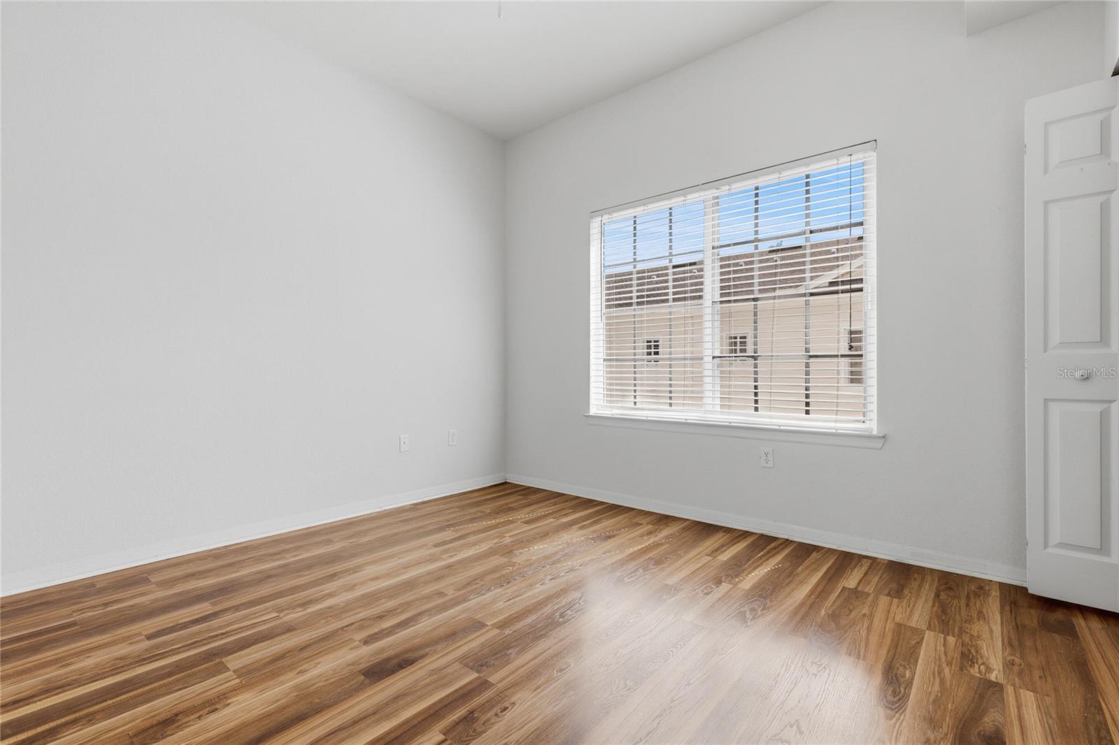 Image 12 of 25 For 9875 Meadow Field Circle