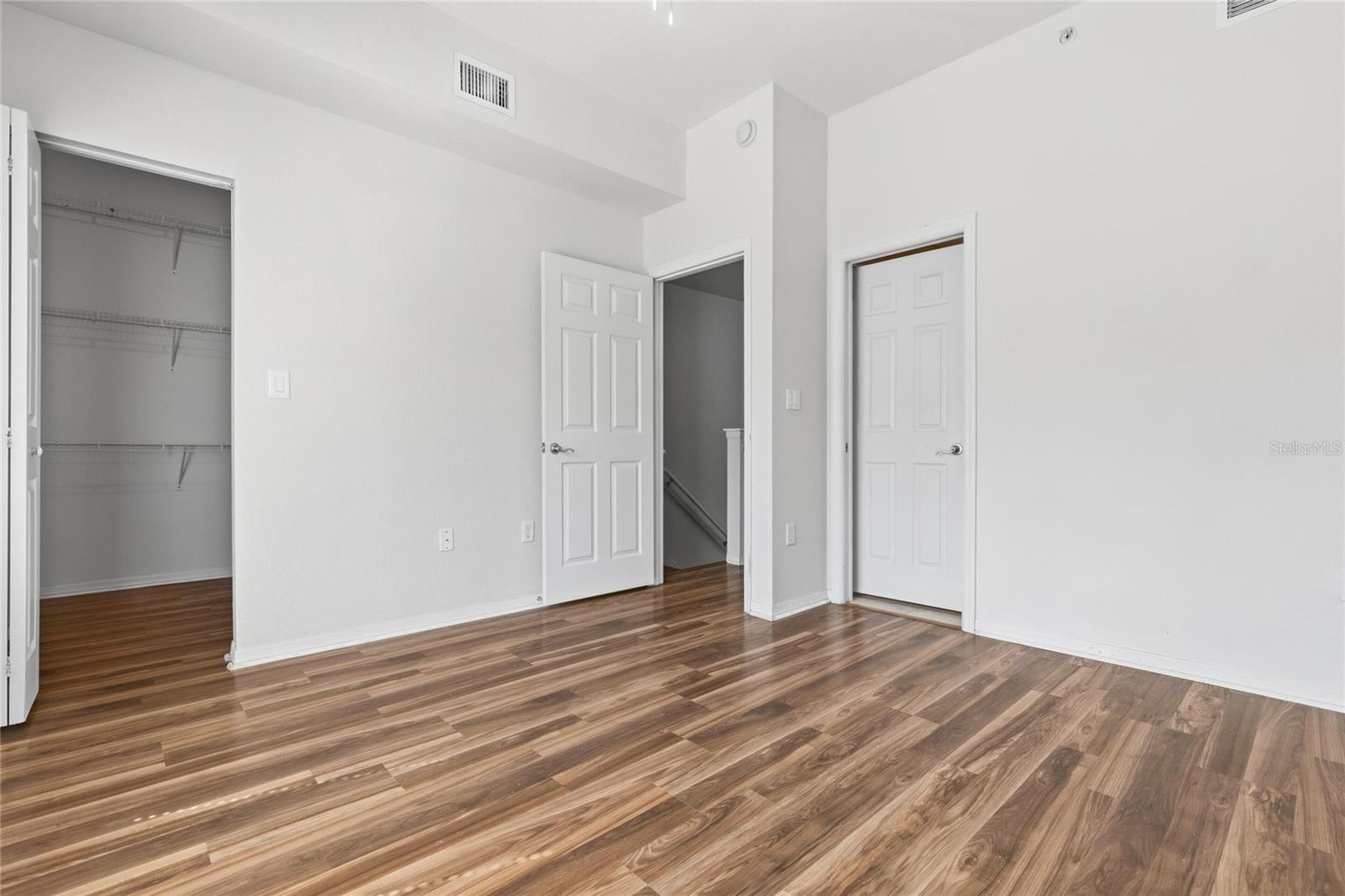 Image 13 of 25 For 9875 Meadow Field Circle