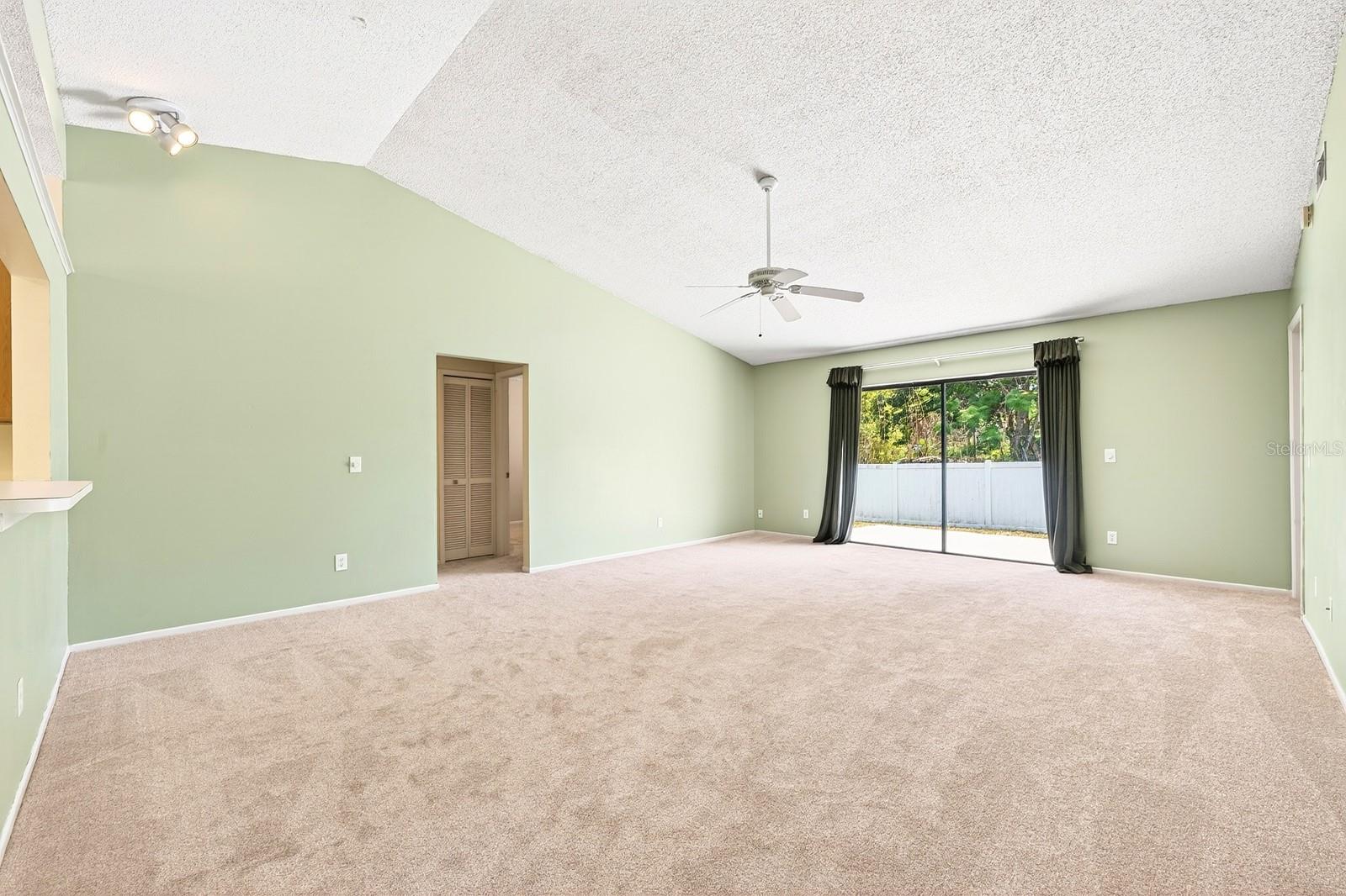 Image 4 of 24 For 3348 Hillmont Circle