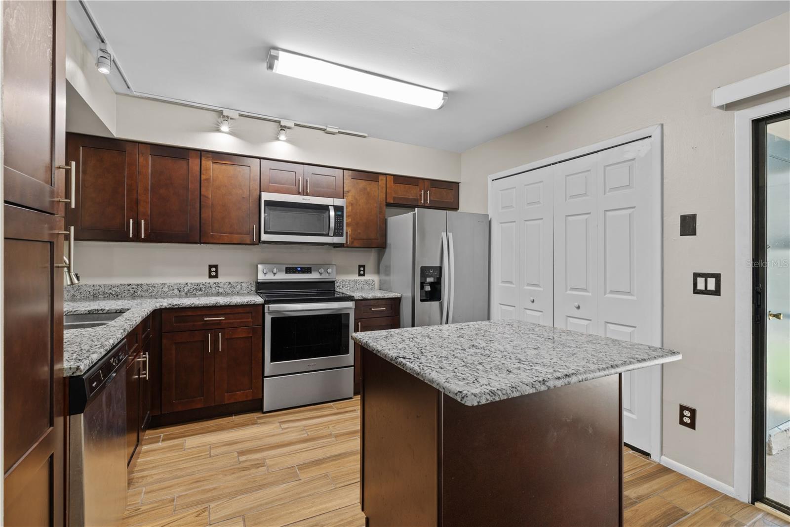 Image 23 of 76 For 2941 Lowell Court