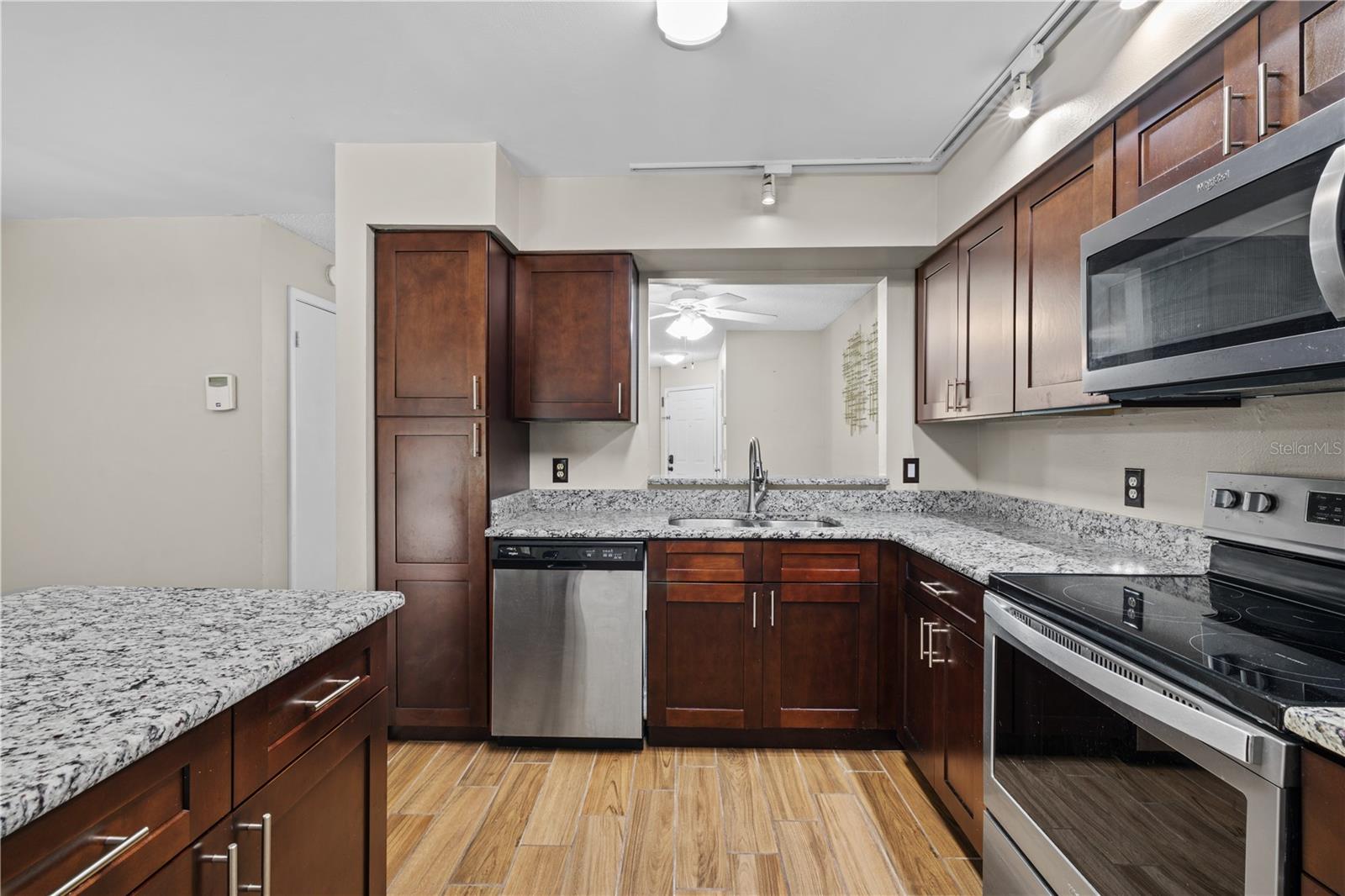 Image 26 of 76 For 2941 Lowell Court