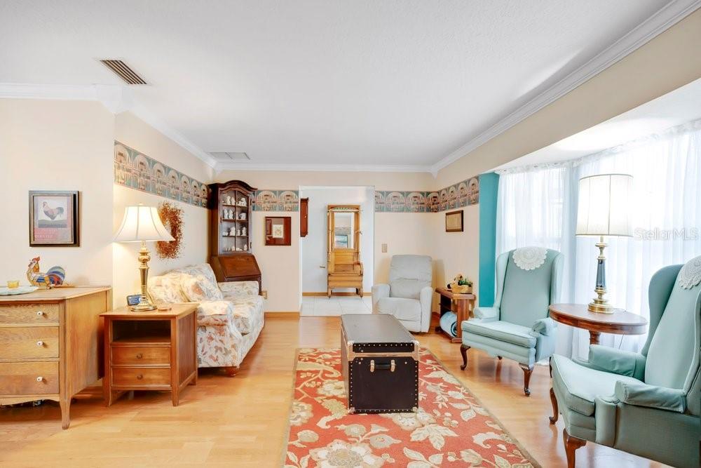 Image 6 of 37 For 525 Rachael Court