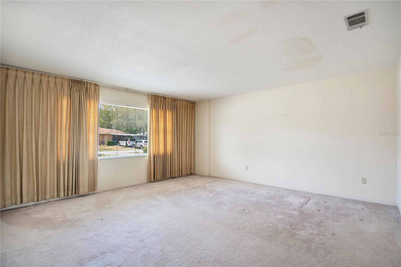 Image 5 of 27 For 1571 Urbana Avenue