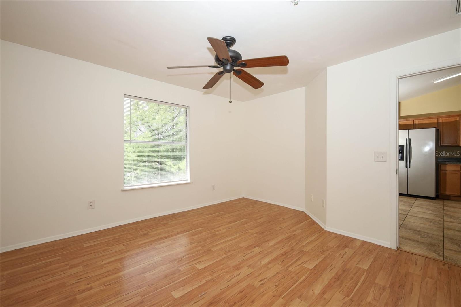 Image 16 of 57 For 120 Reserve Circle 200
