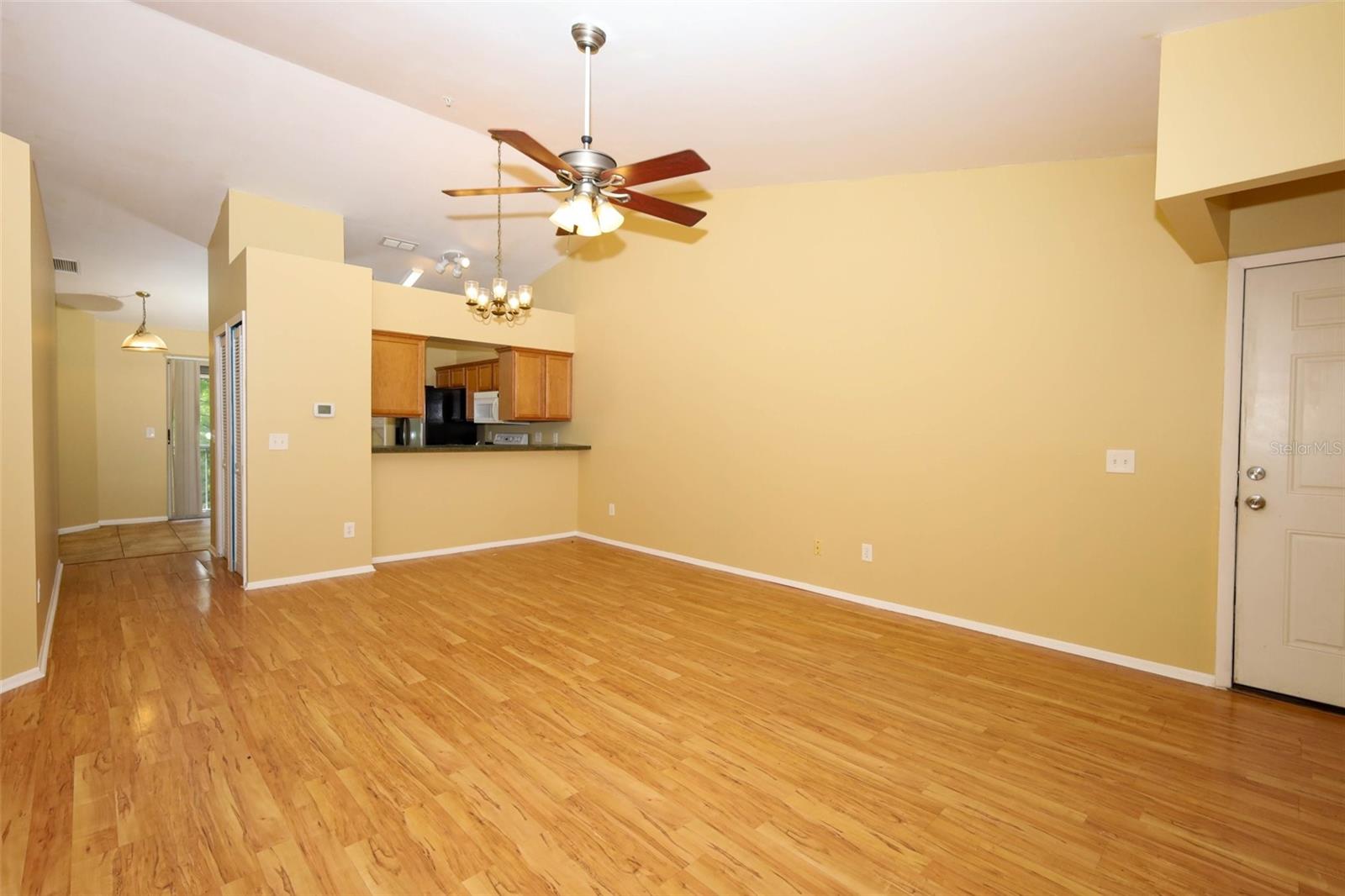 Image 3 of 57 For 120 Reserve Circle 200