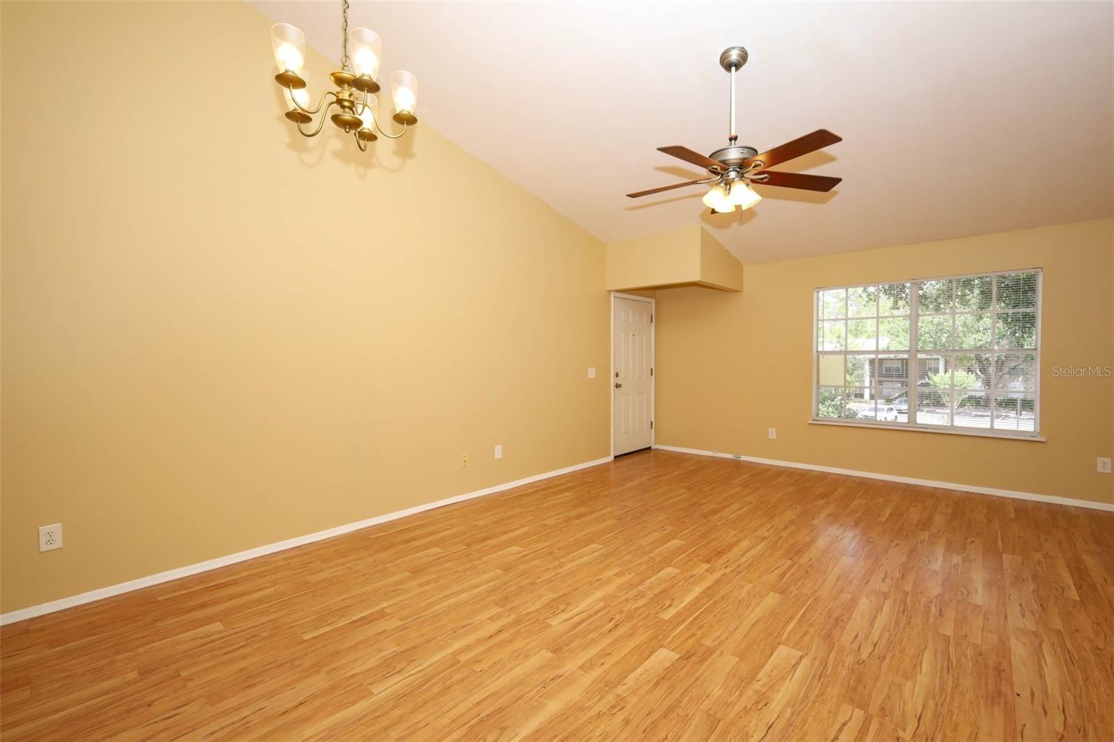 Image 7 of 57 For 120 Reserve Circle 200
