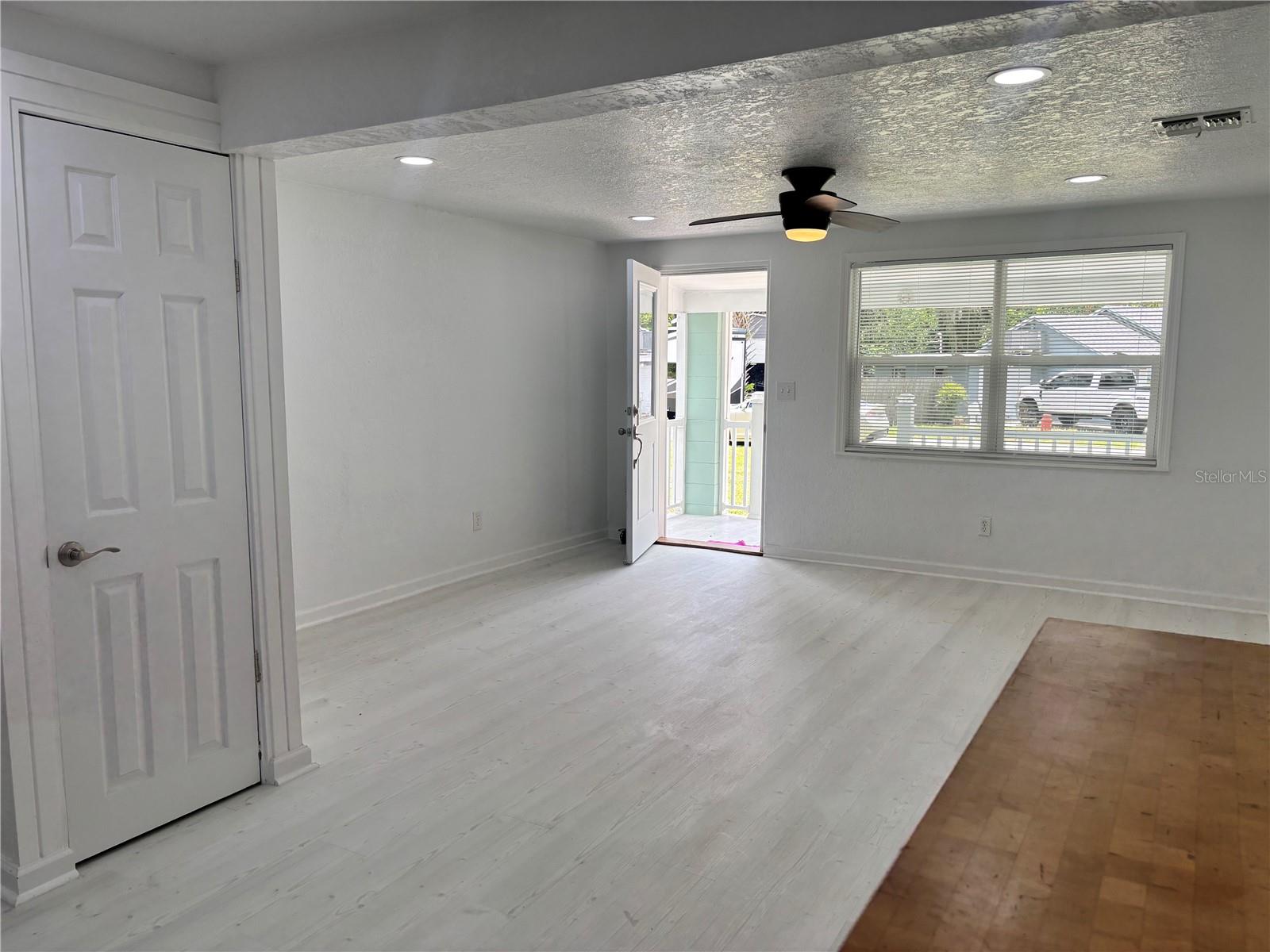Image 15 of 20 For 124 Coronado Road