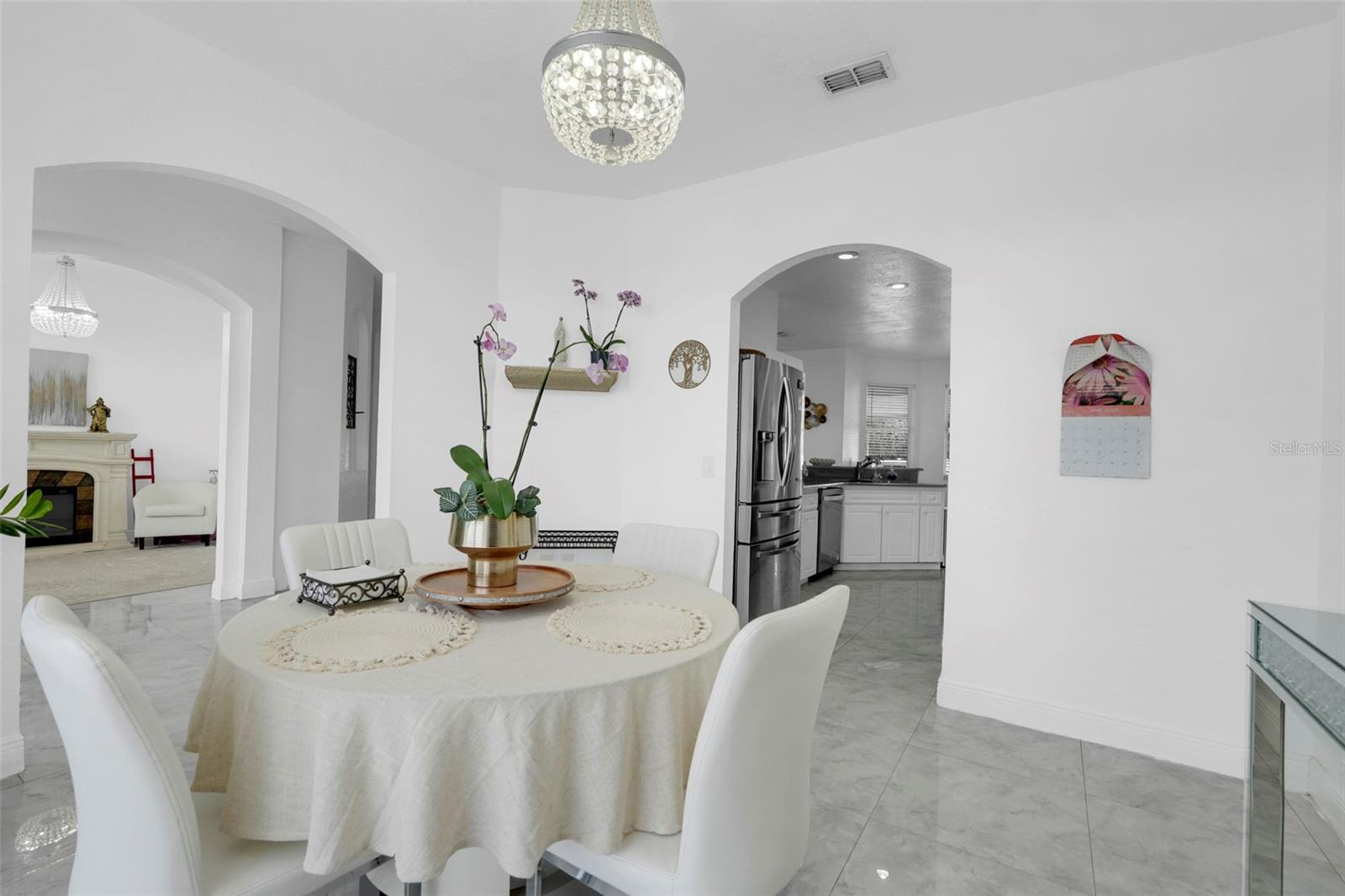 Image 10 of 42 For 2735 Berkford Circle