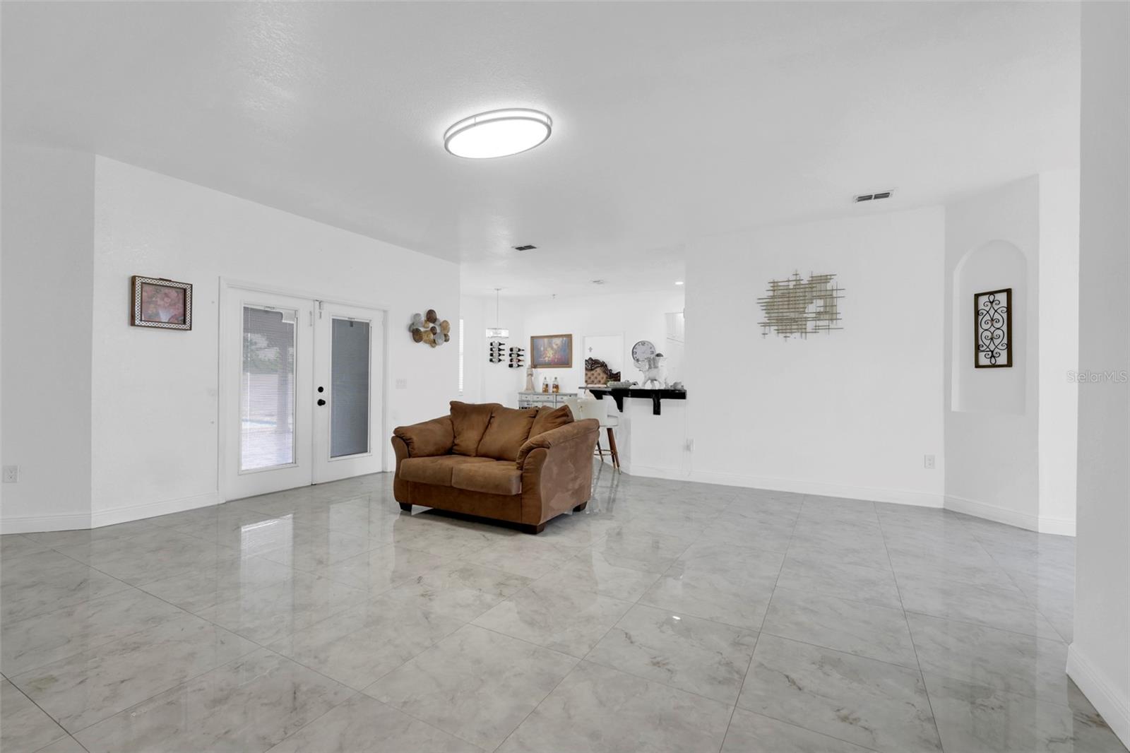 Image 13 of 42 For 2735 Berkford Circle
