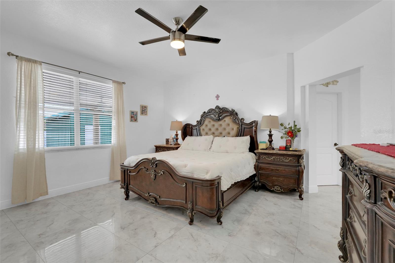 Image 20 of 42 For 2735 Berkford Circle