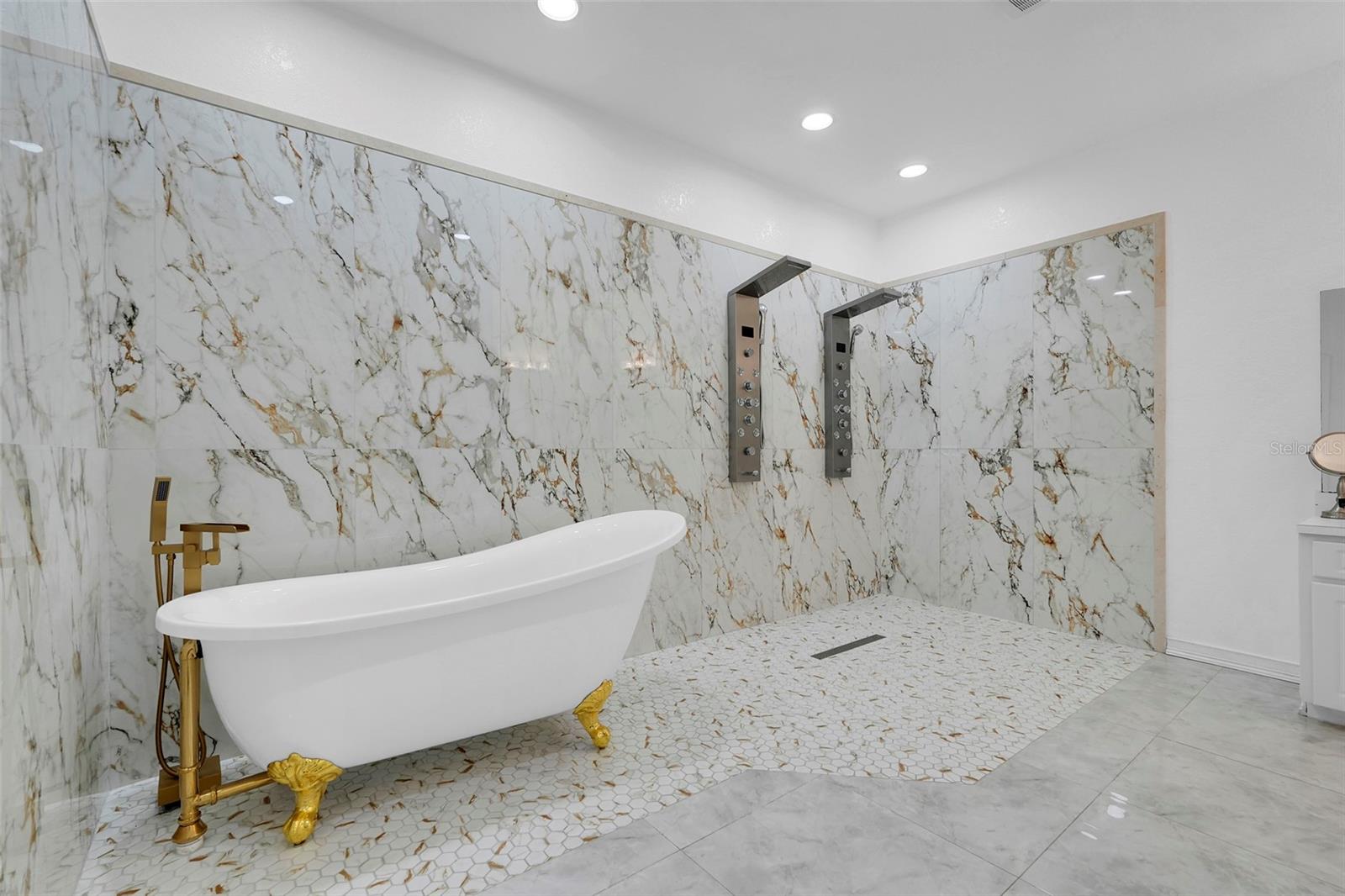 Image 3 of 42 For 2735 Berkford Circle