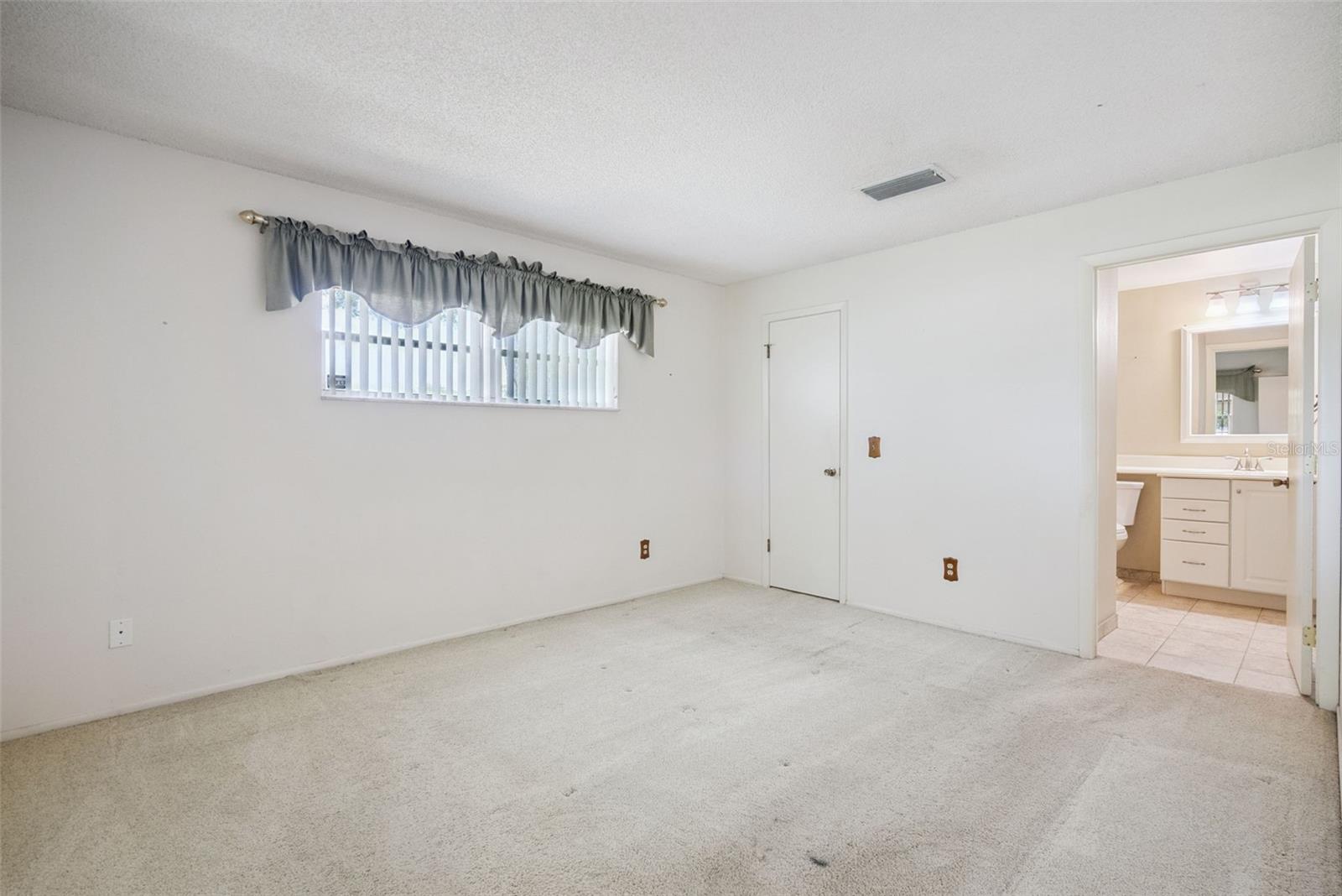 Image 10 of 20 For 127 Clover Lane