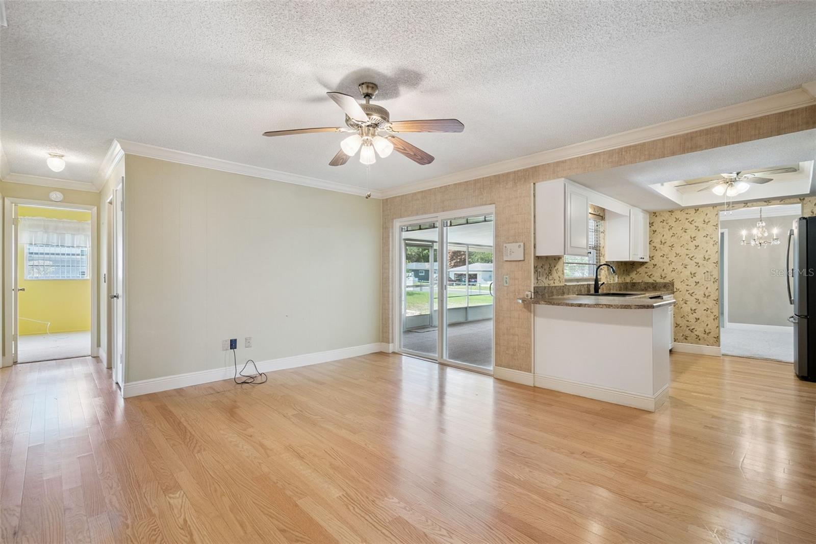 Image 4 of 20 For 127 Clover Lane