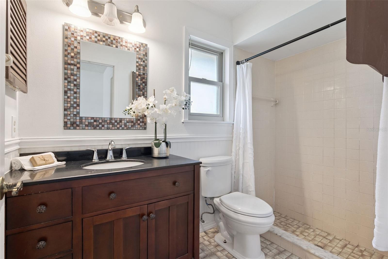 Image 11 of 21 For 1001 Norwood Drive