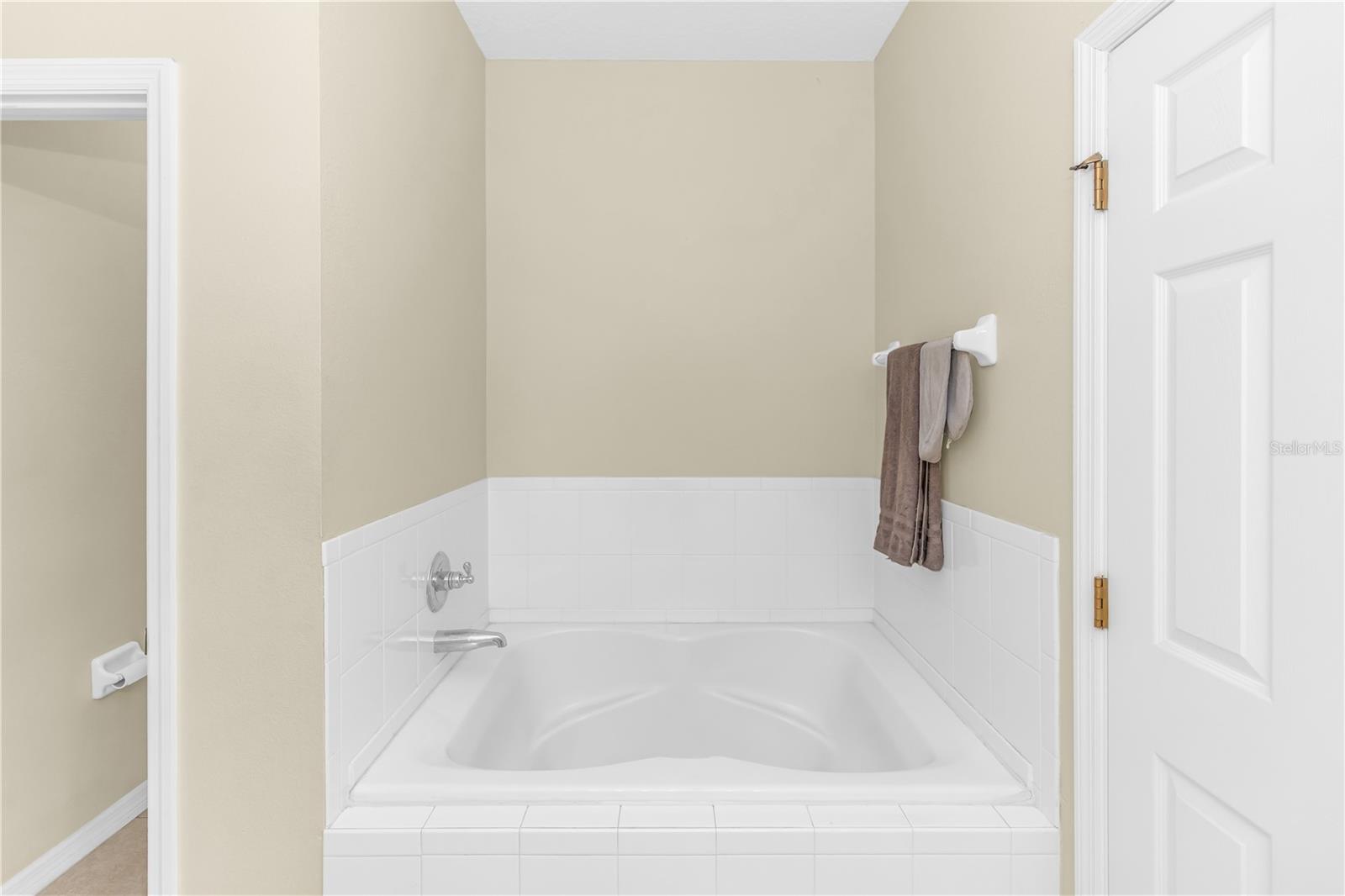 Image 12 of 27 For 540 Pinebranch Circle