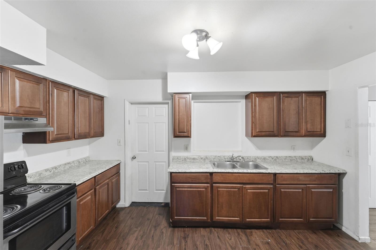 Image 12 of 35 For 5308 Golf Club Parkway