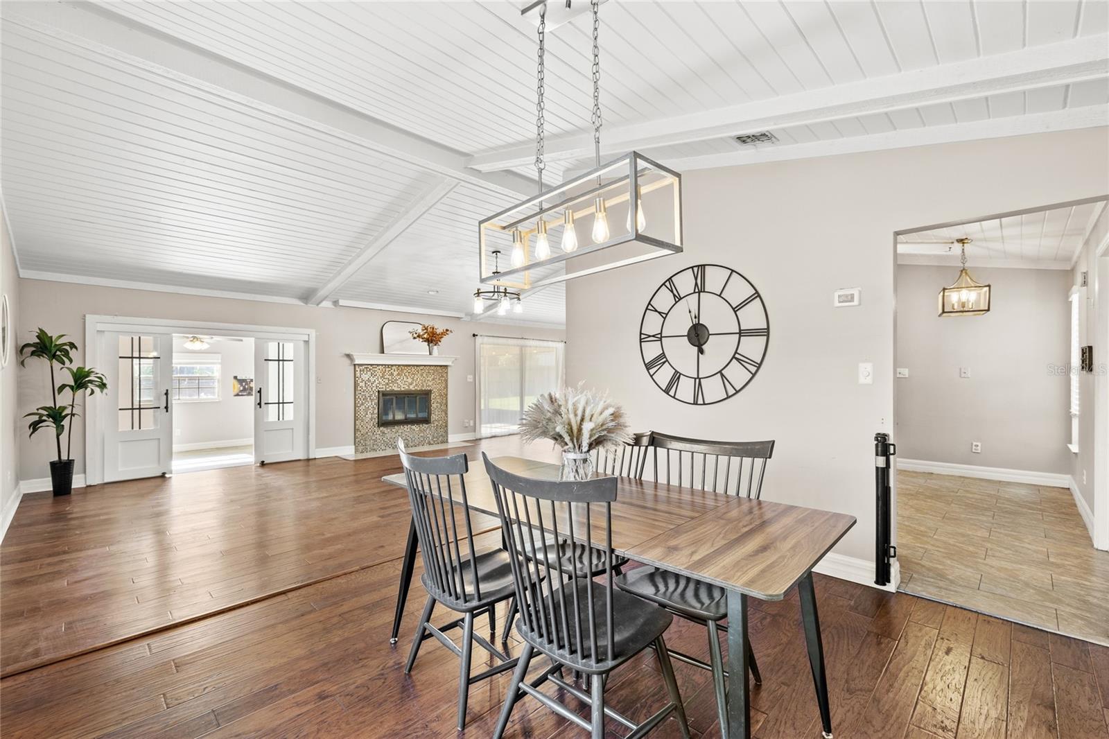 Image 10 of 48 For 413 Willowbrook Lane