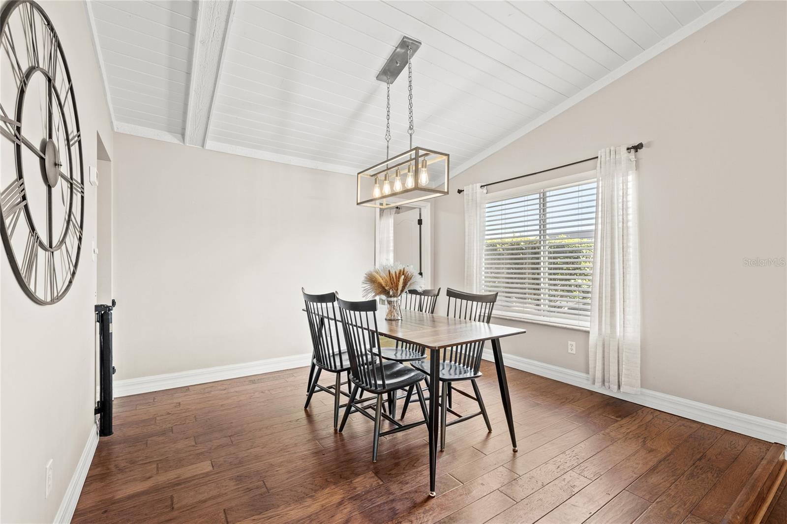 Image 11 of 48 For 413 Willowbrook Lane