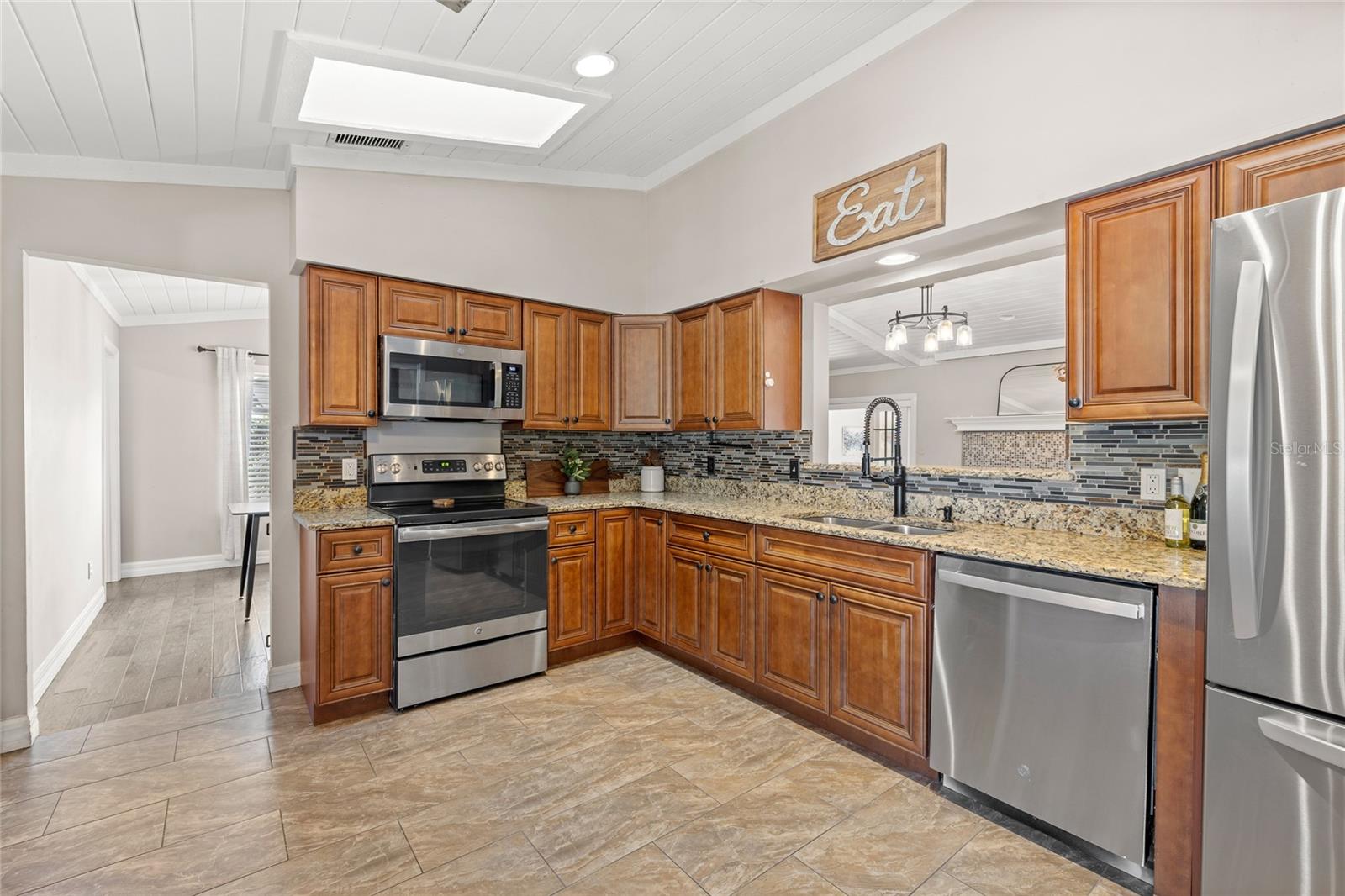 Image 13 of 48 For 413 Willowbrook Lane