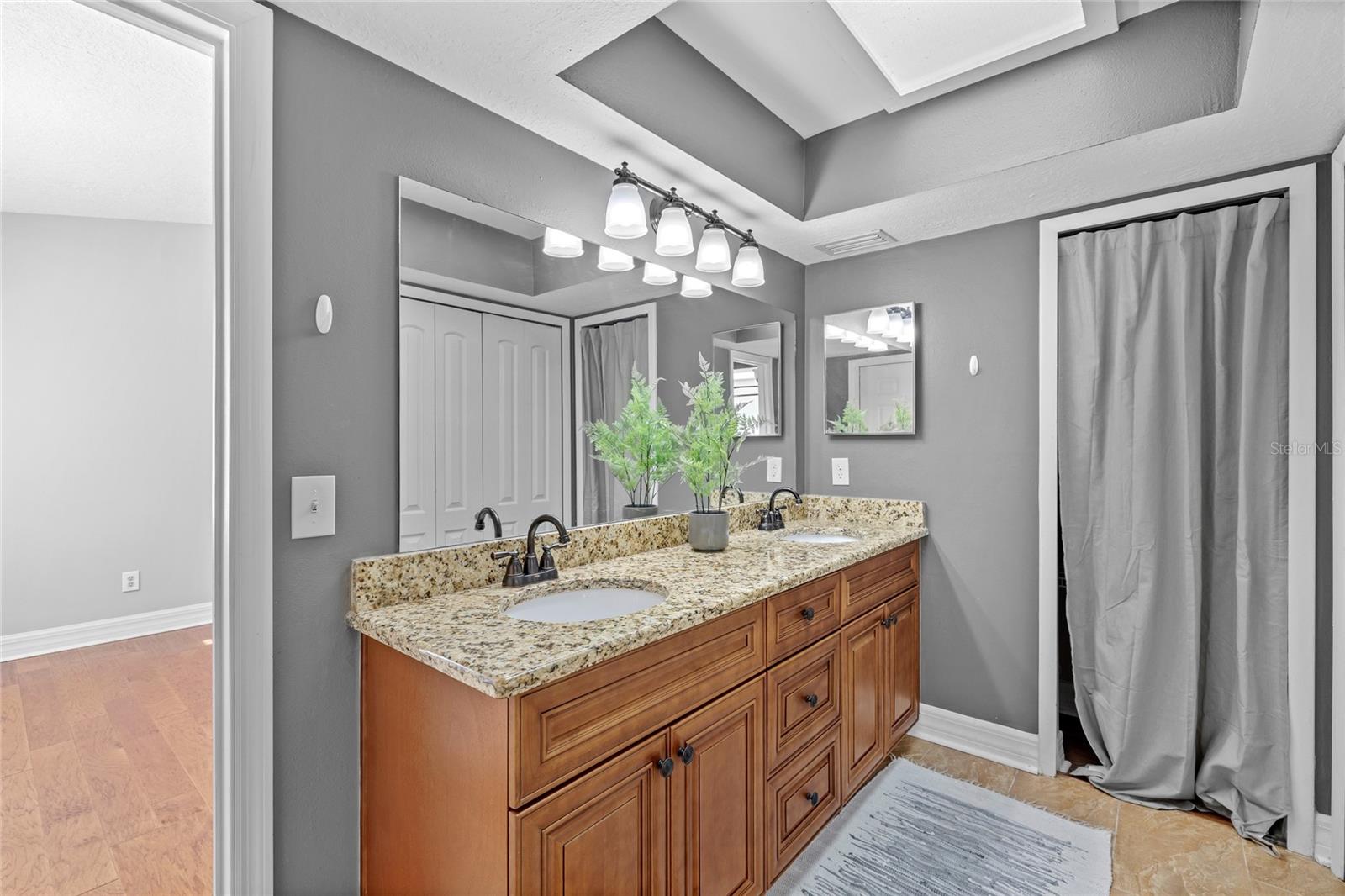 Image 17 of 48 For 413 Willowbrook Lane